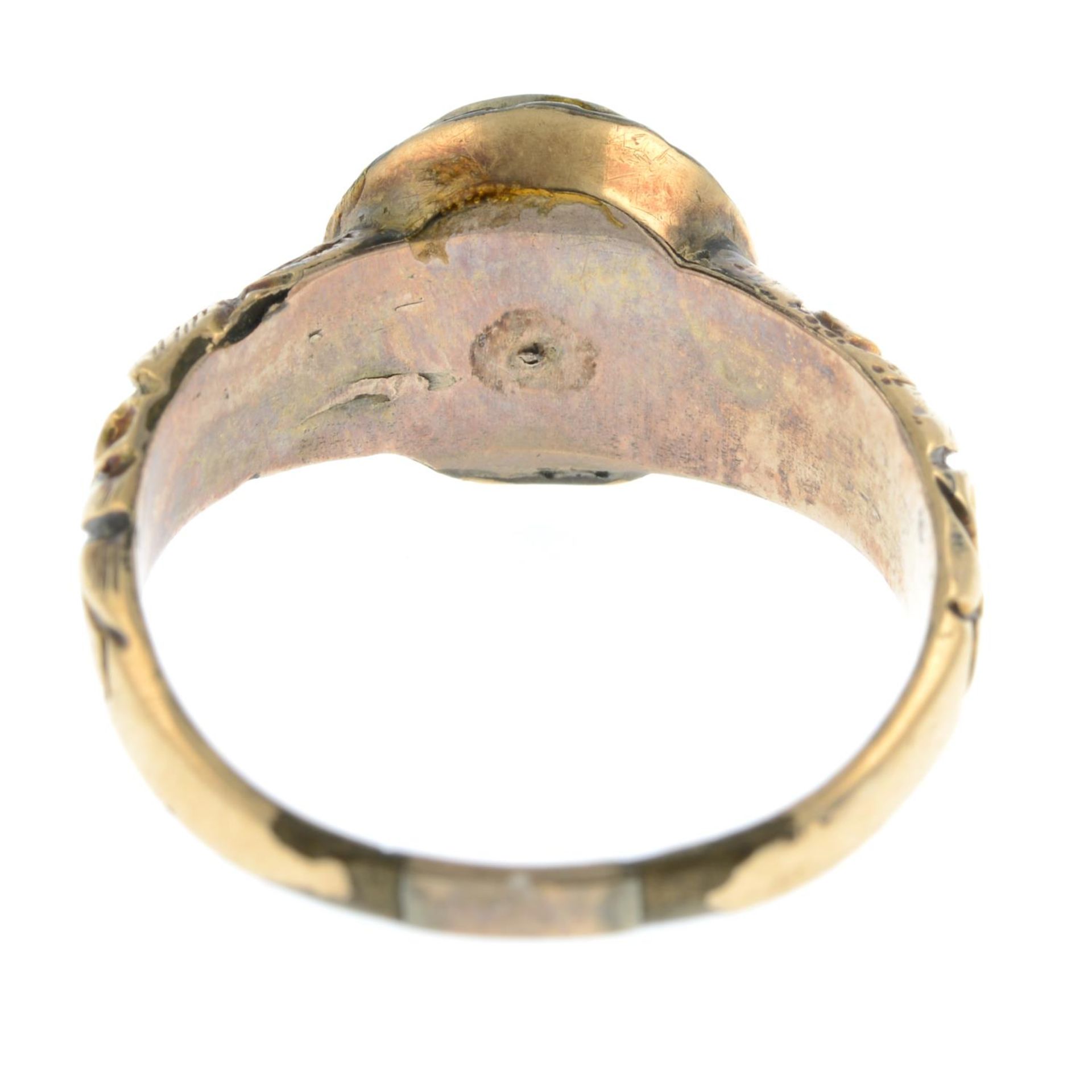 A Georgian foil-back paste single-stone floral ring. - Bild 3 aus 3