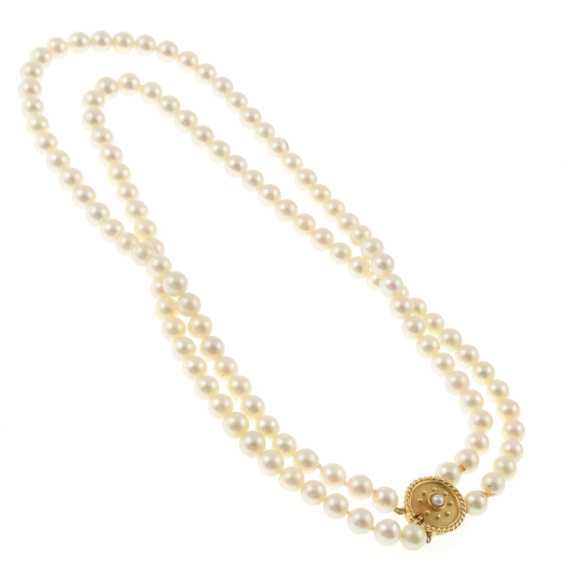 A cultured pearl two-row necklace.Cultured pearls measuring 7.4 to 7.2mms. - Bild 3 aus 3