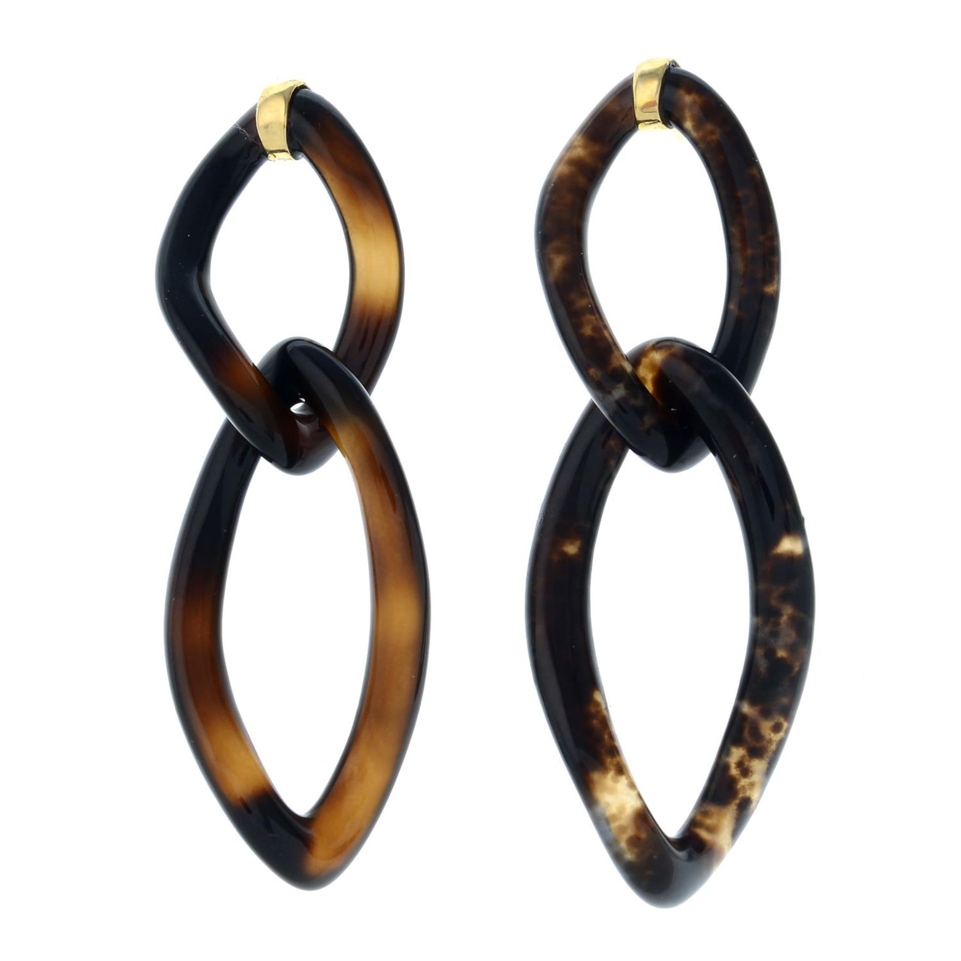 A pair of agate drop earrings.Length 4.7cms.