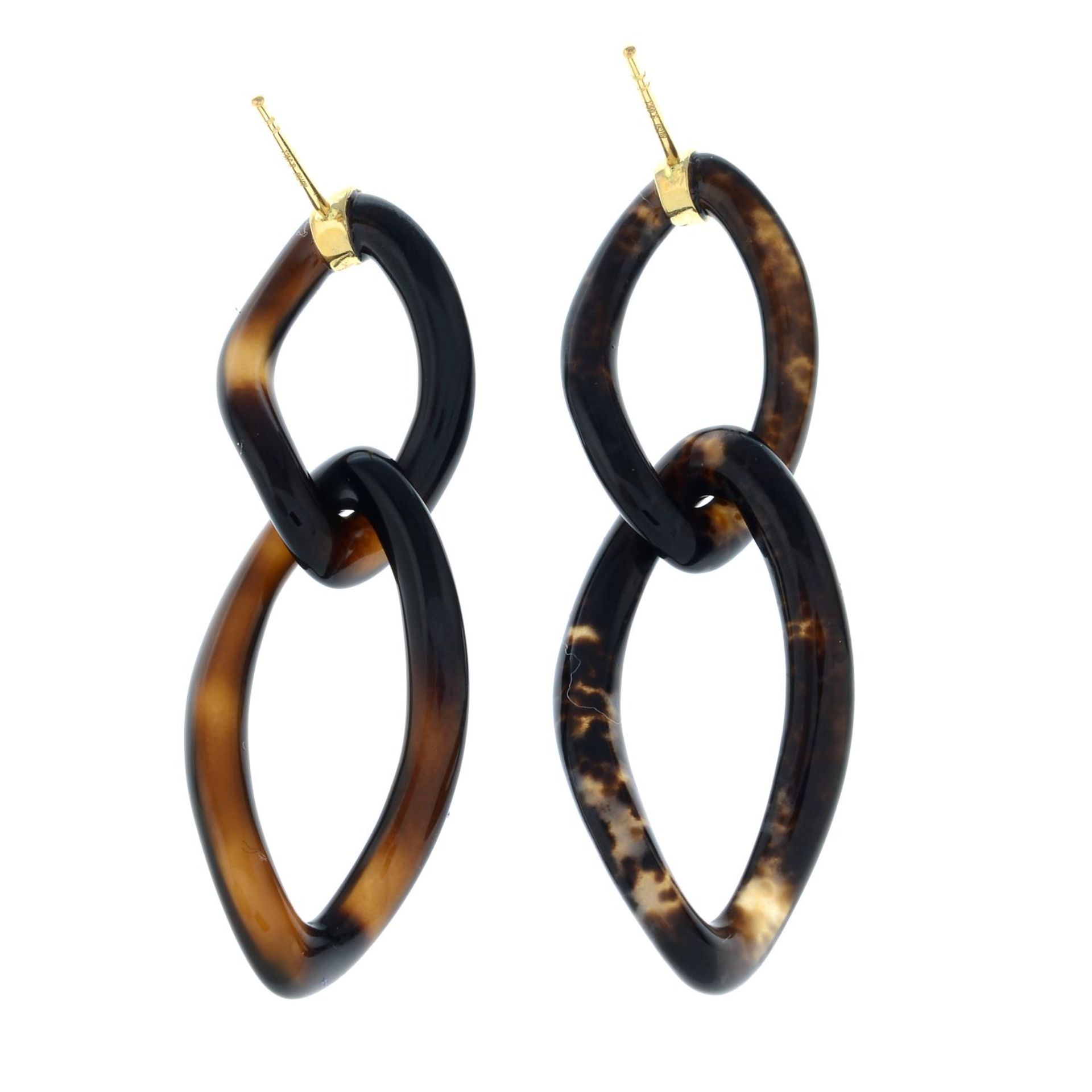 A pair of agate drop earrings.Length 4.7cms. - Image 2 of 2