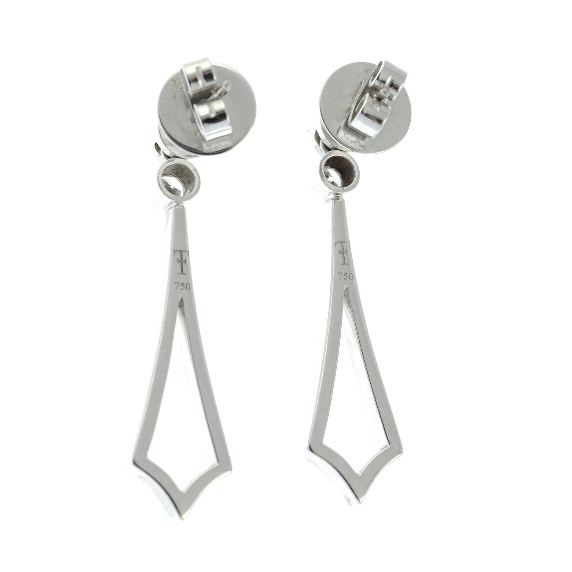 A pair of 18ct gold brilliant-cut diamond earrings, - Bild 3 aus 3