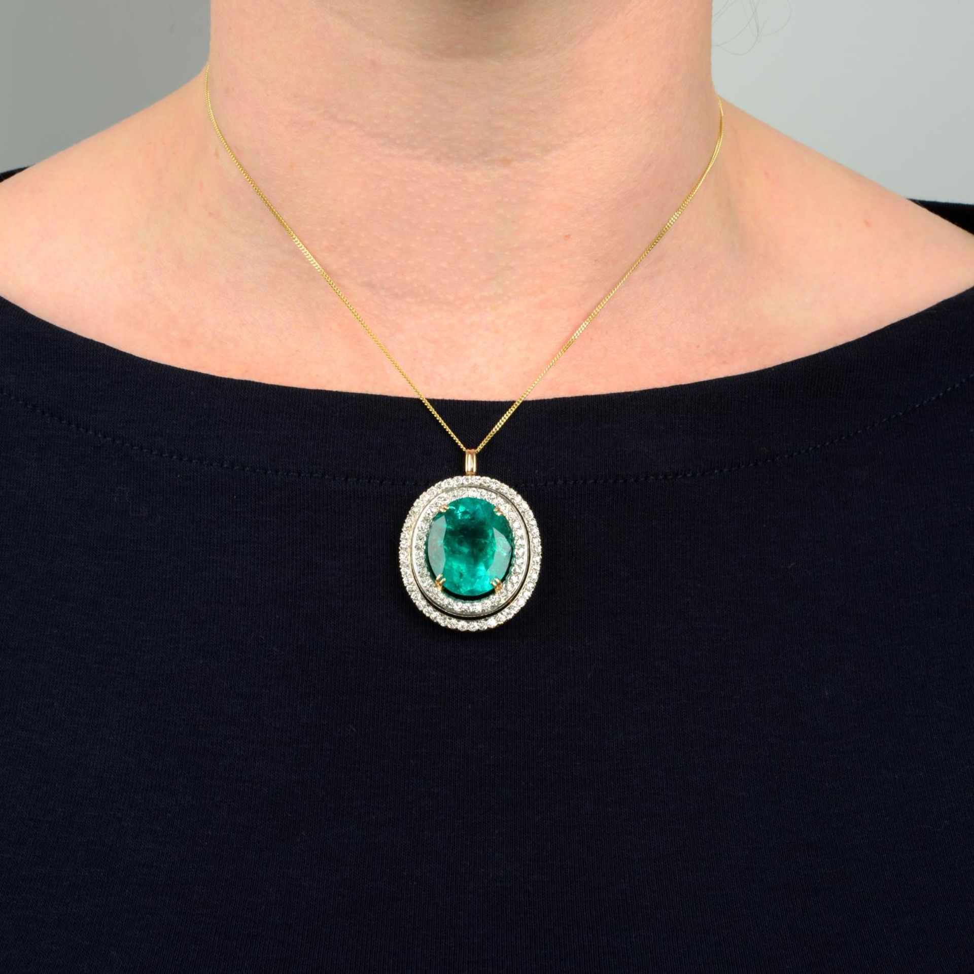 An emerald and circular-cut diamond pendant.With report 17203, - Bild 3 aus 5