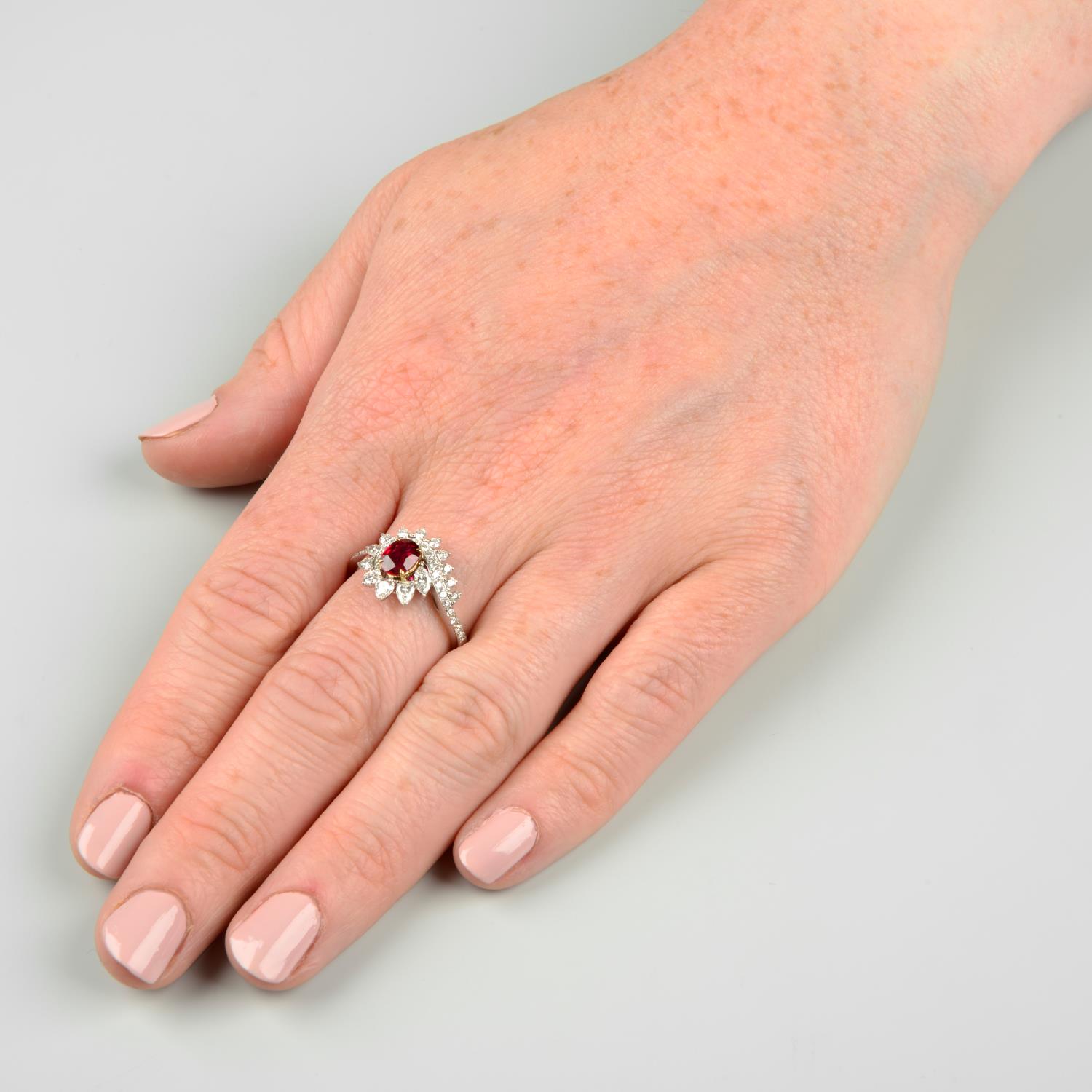 A 'Pigeon's Blood' Burmese ruby and vari-cut diamond dress ring.With report GRS2021-011099, - Image 3 of 7