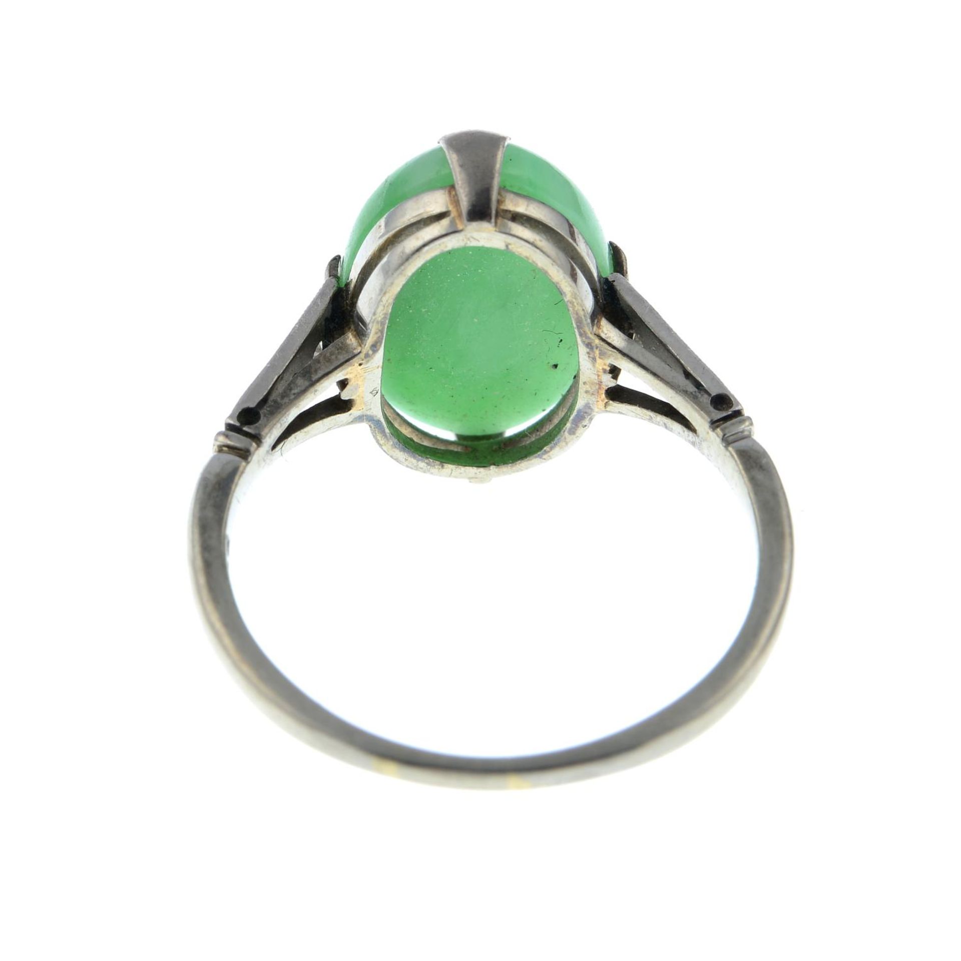 An Art Deco platinum and 18ct gold A-type jade cabochon and diamond ring.Verbal from GCS, - Bild 4 aus 6