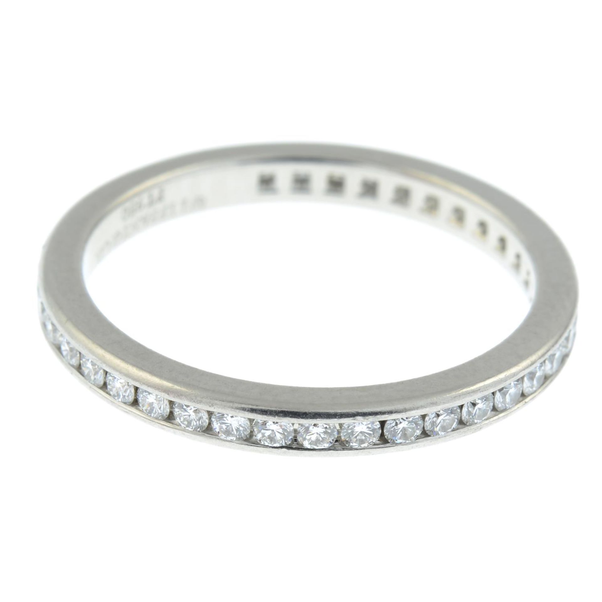 A platinum brilliant-cut diamond full eternity ring, by Tiffany & Co. - Bild 4 aus 6