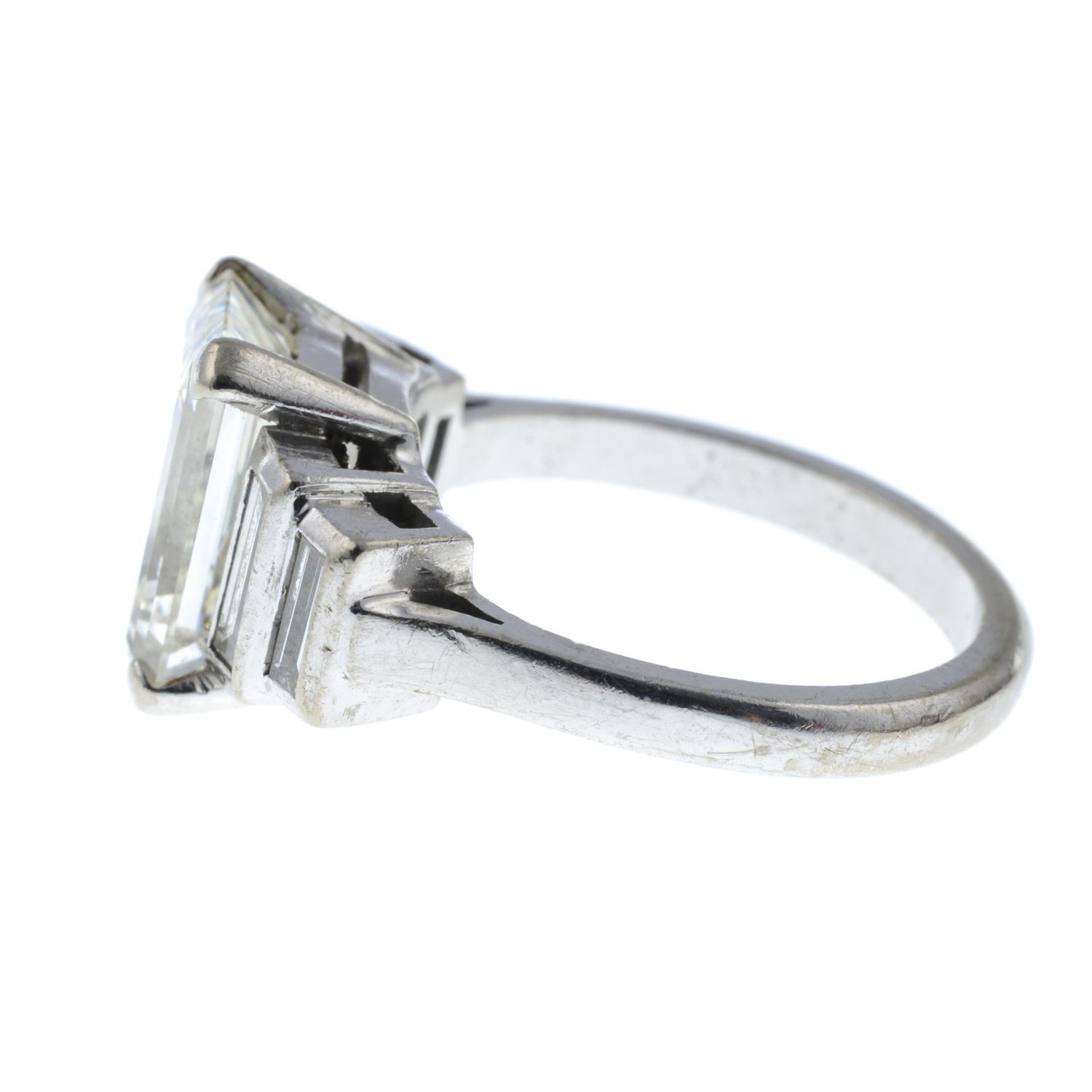 A rectangular-shape diamond single-stone ring, - Image 5 of 8