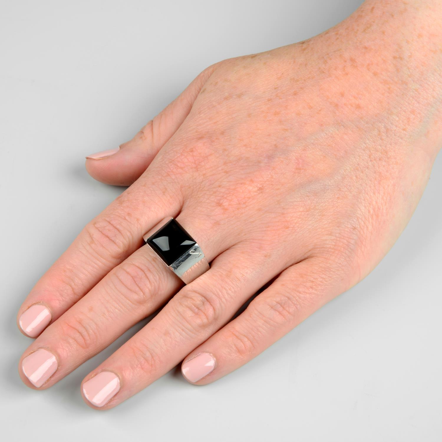 An 18ct gold onyx 'Tank' ring, by Cartier. - Image 3 of 6
