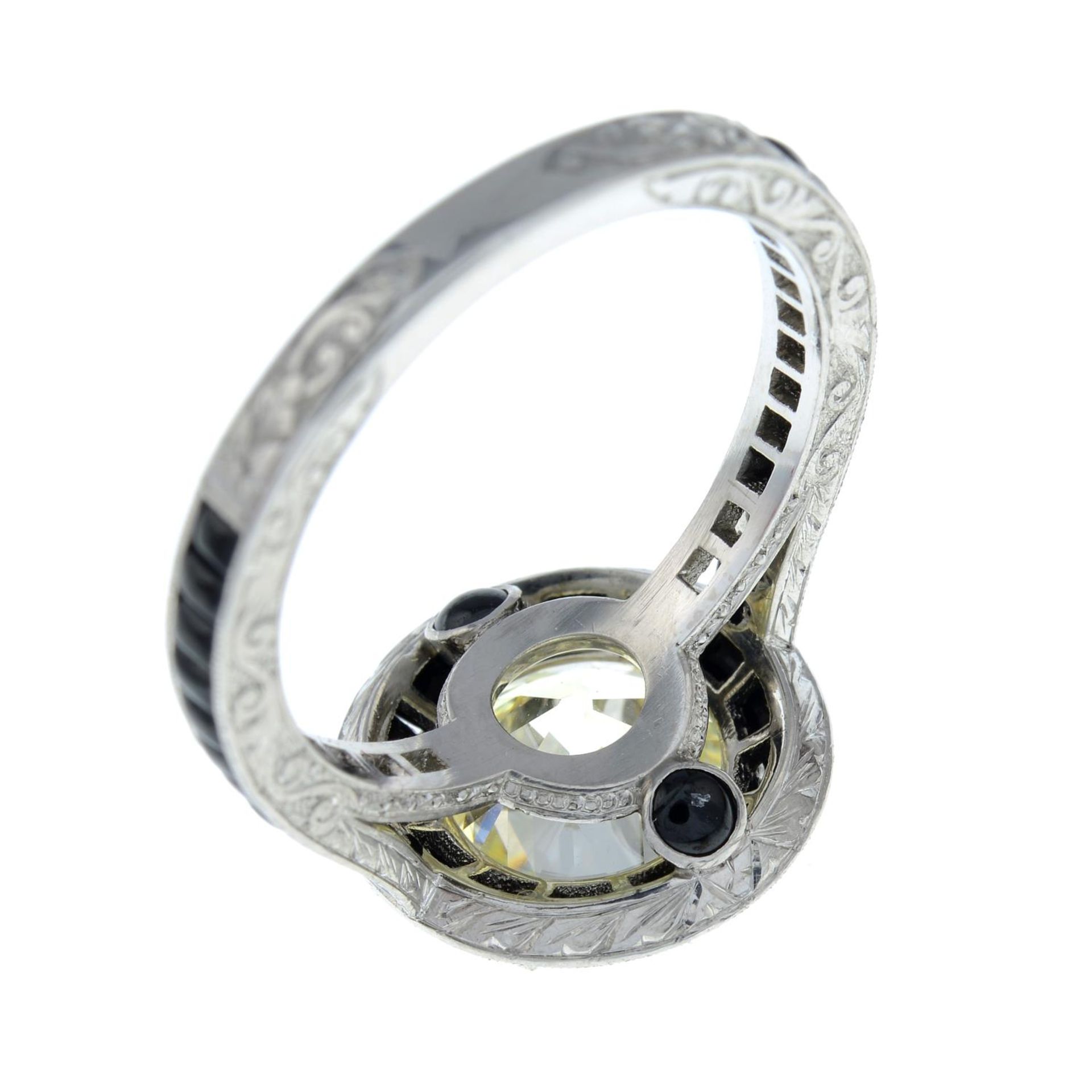 An old-cut diamond dress ring, with onyx surround and shoulders. - Image 4 of 5