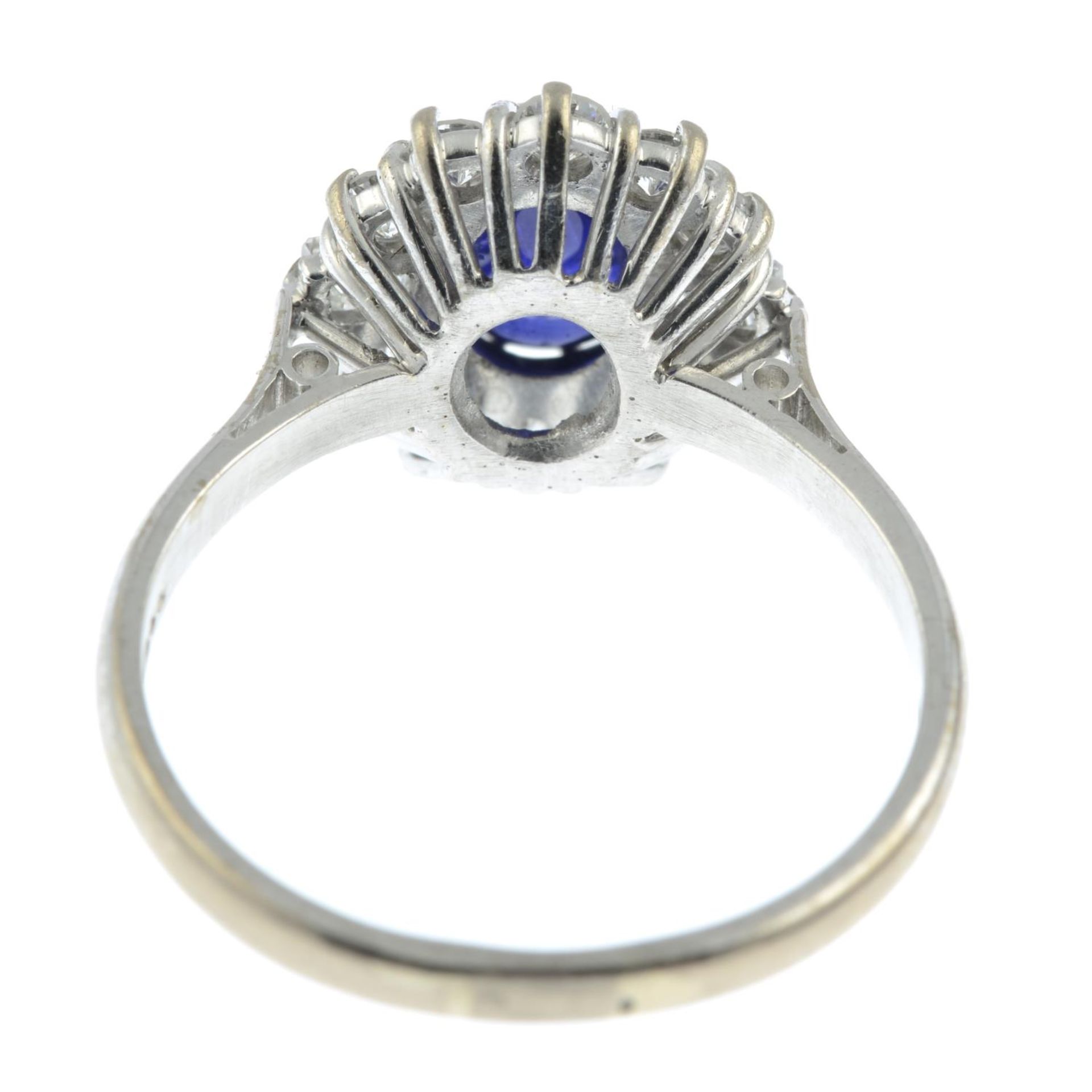 An 18ct gold sapphire cabochon and vari-cut diamond ring.Sapphire calculated weight 1.89cts, - Bild 5 aus 6