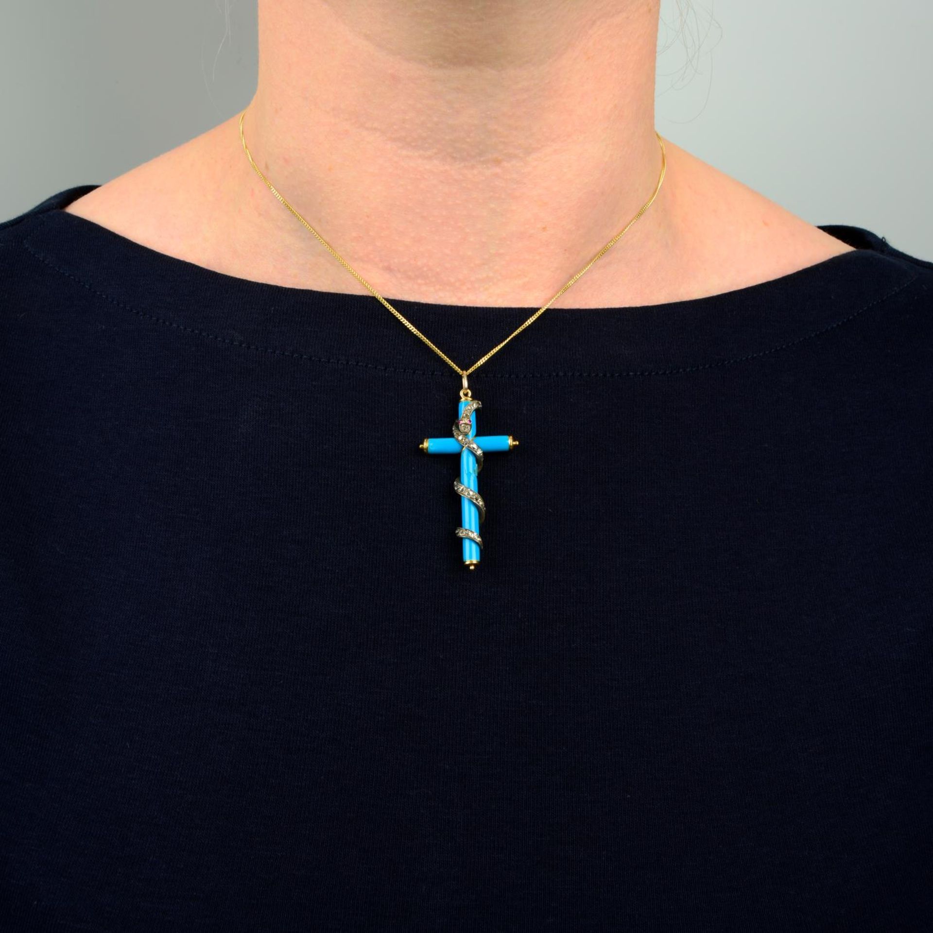 A mid Victorian gold, blue enamel cross pendant with old-cut diamond coiled snake overlay. - Bild 3 aus 4