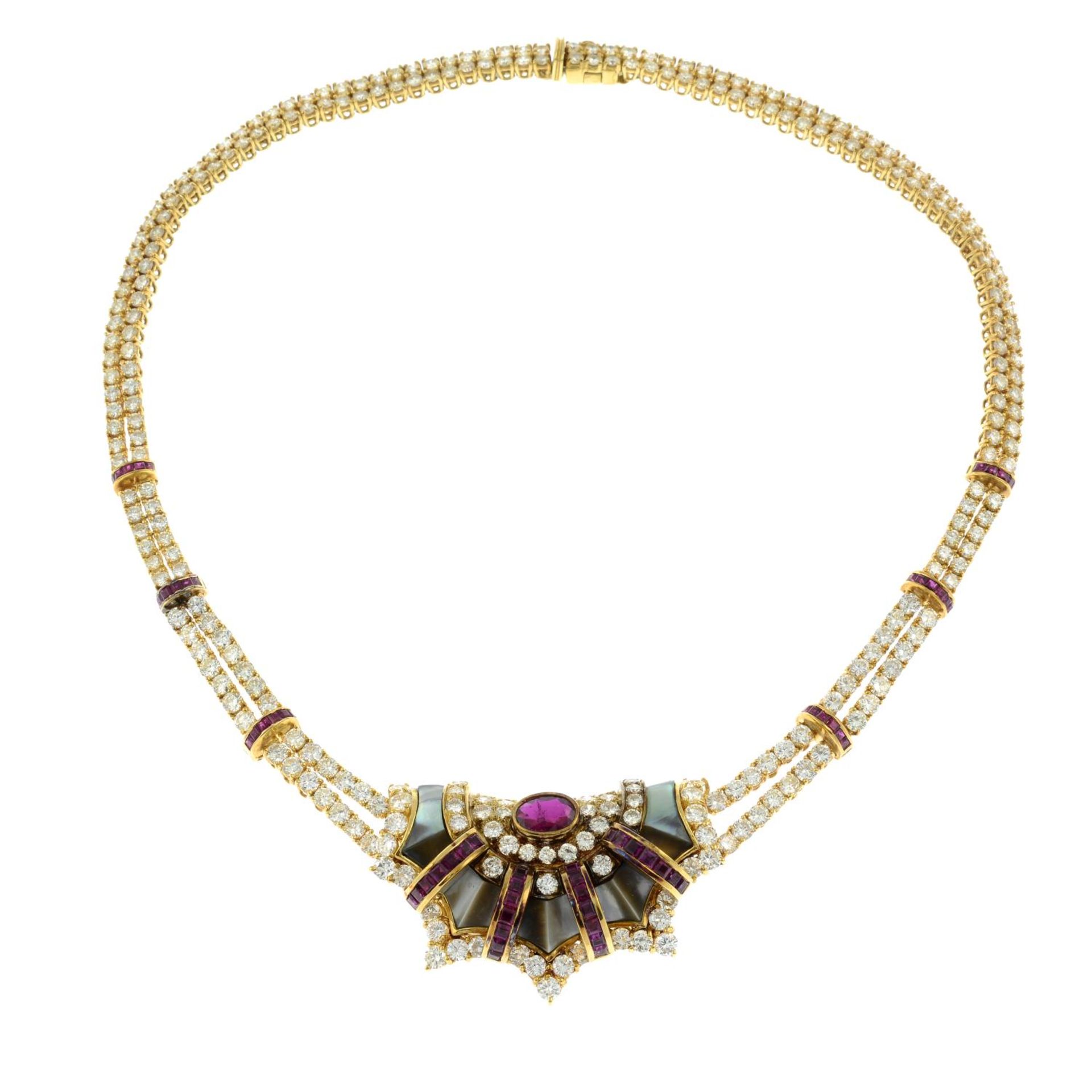 A diamond, ruby and grey mother-of pearl necklace, - Bild 8 aus 9