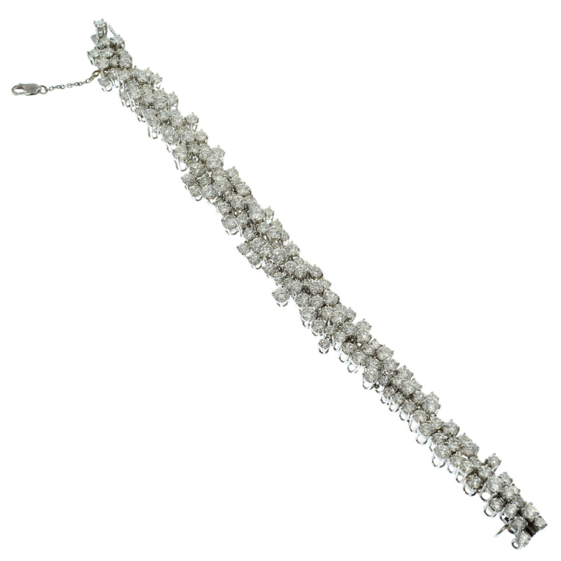 A brilliant-cut diamond abstract cluster line bracelet. - Bild 3 aus 4