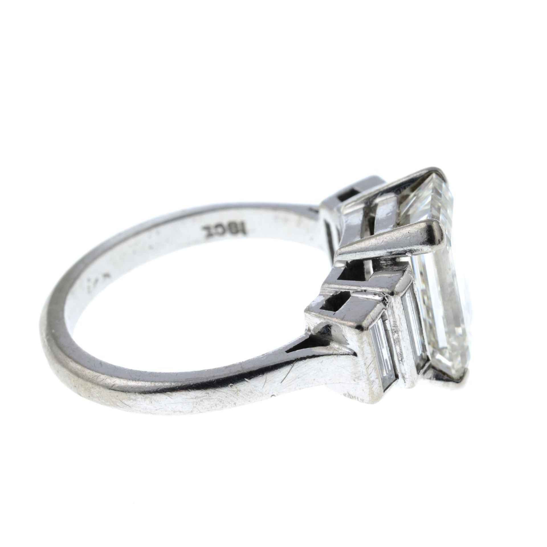 A rectangular-shape diamond single-stone ring, - Image 6 of 8