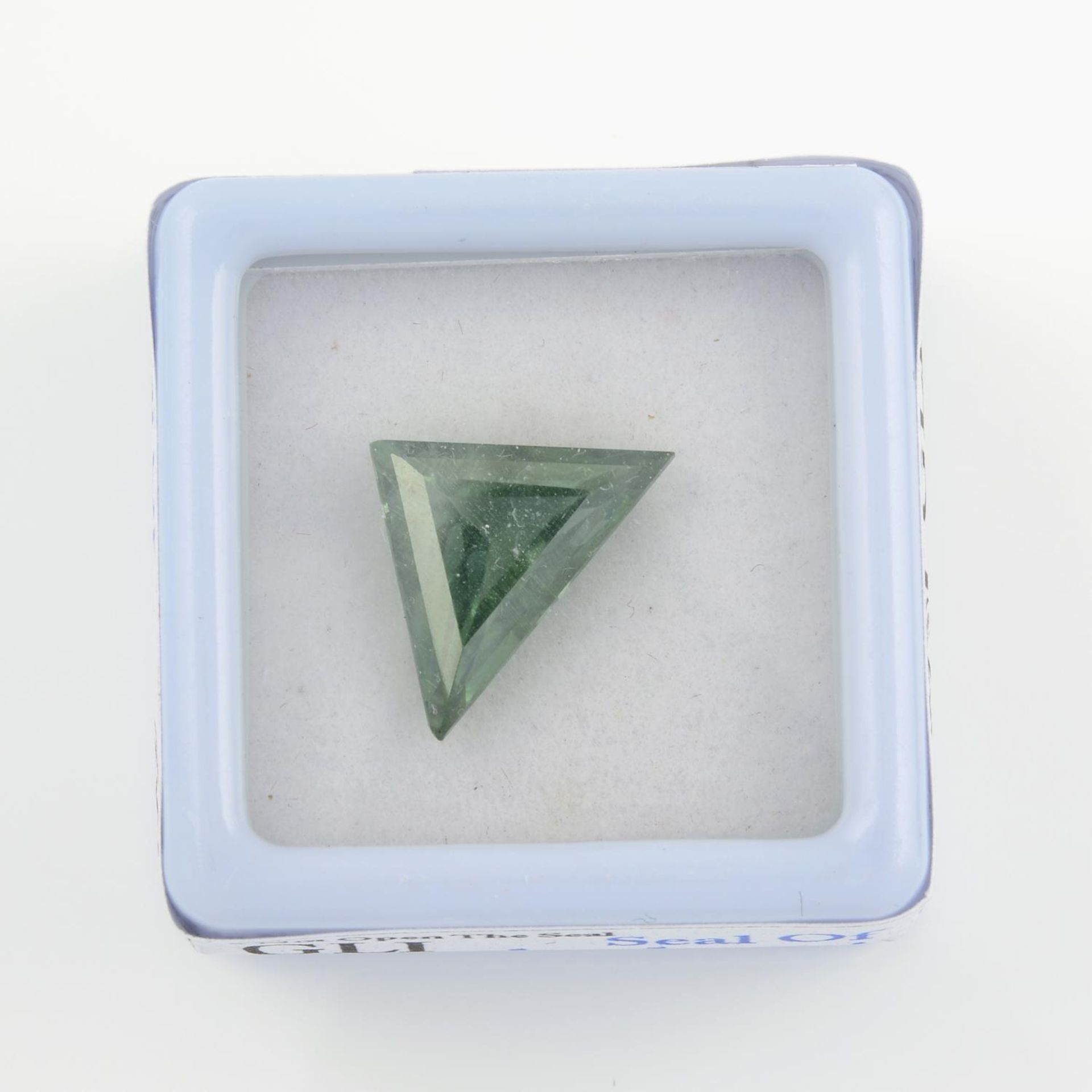 A triangular-shape green synthetic moissanite, weighing 2.95cts. - Bild 2 aus 3