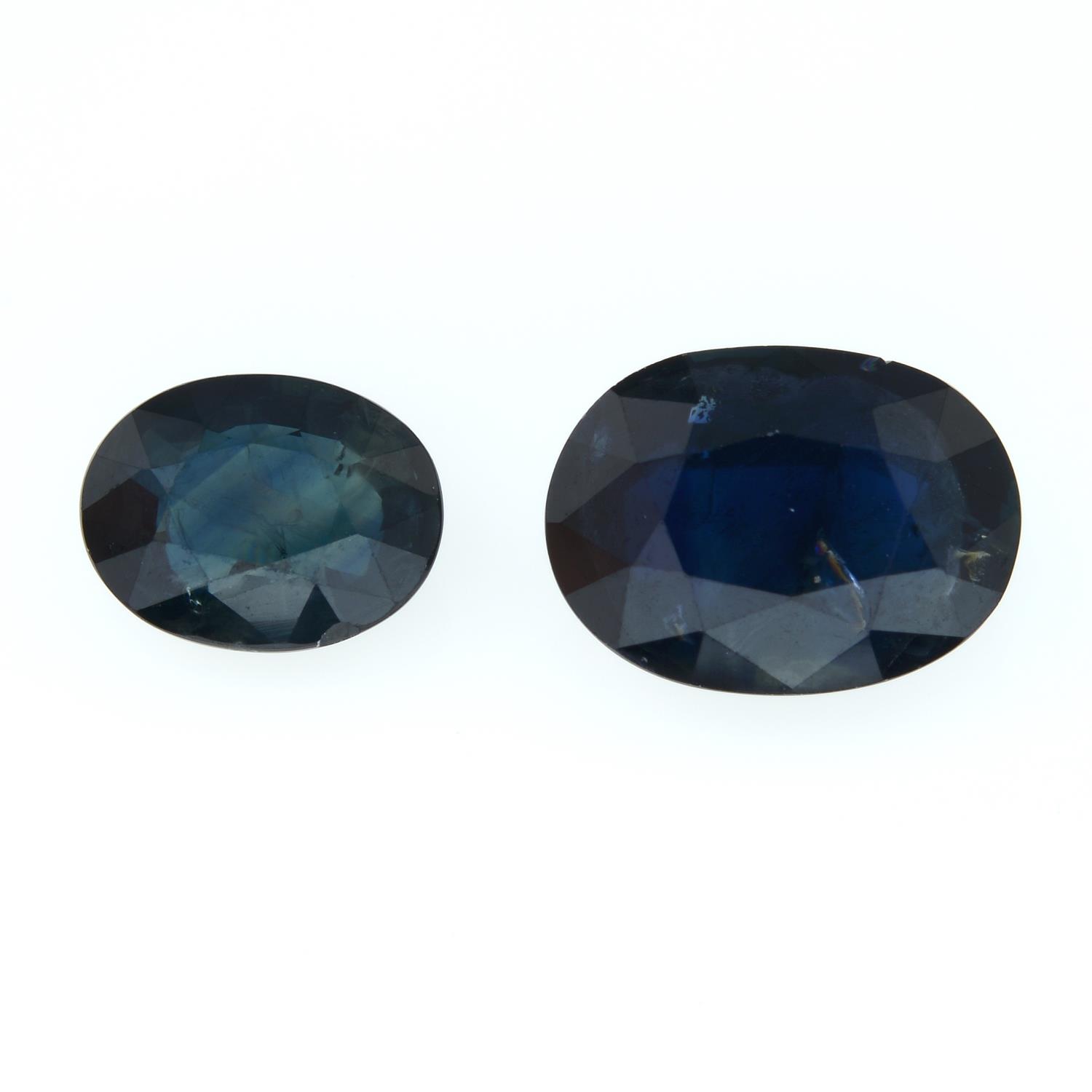 Two oval-shape sapphires, total weight 6.10cts.