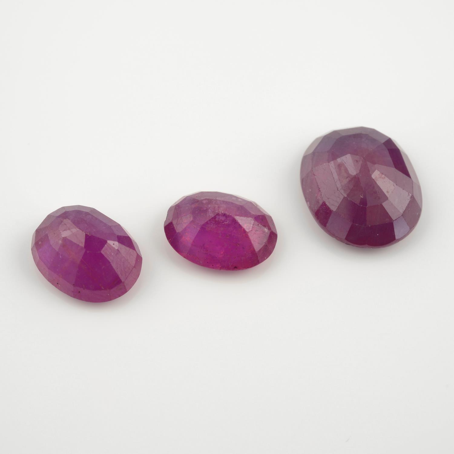 Three oval shape rubies, weighing 19.42ct. - Image 2 of 5