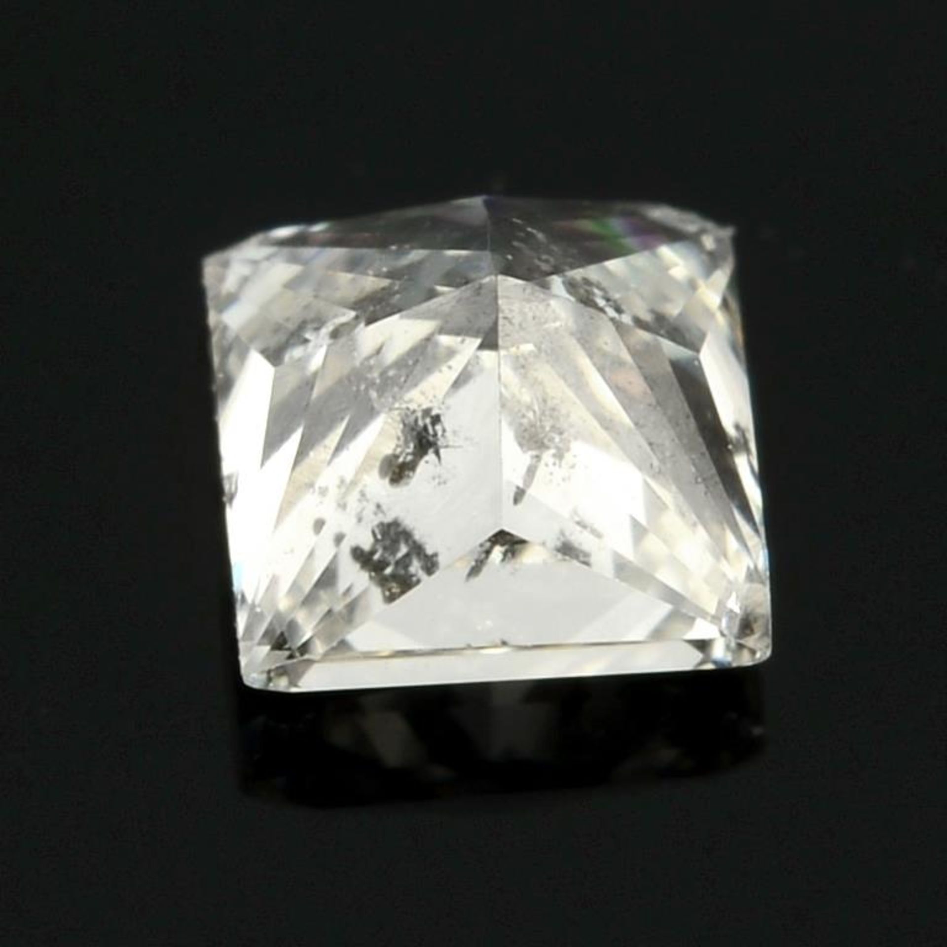A square-shape diamond. - Bild 2 aus 2