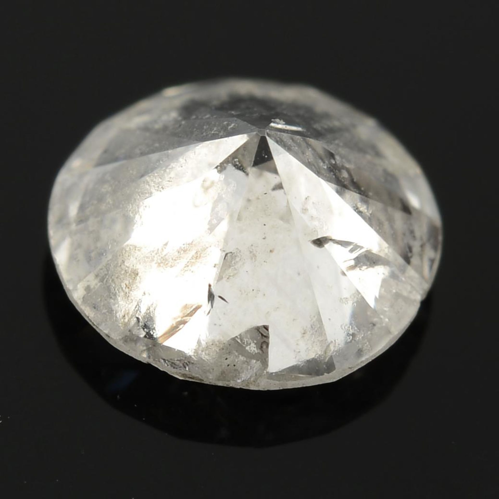 A brilliant cut diamond. - Image 2 of 2