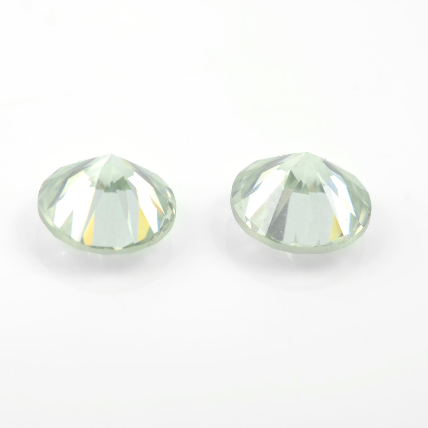 A pair of circular-shape synthetic moissanites. - Image 2 of 2