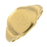 An 18ct gold signet ring.Hallmarks for Birmingham, 1989.Ring size J.