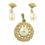 A 9ct gold cultured pearl pendant, and a pair of cultured pearl earrings.Hallmarks for London.