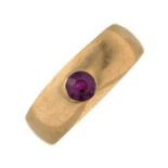 A 14ct gold ruby ring.Hallmarks partially indistinct.