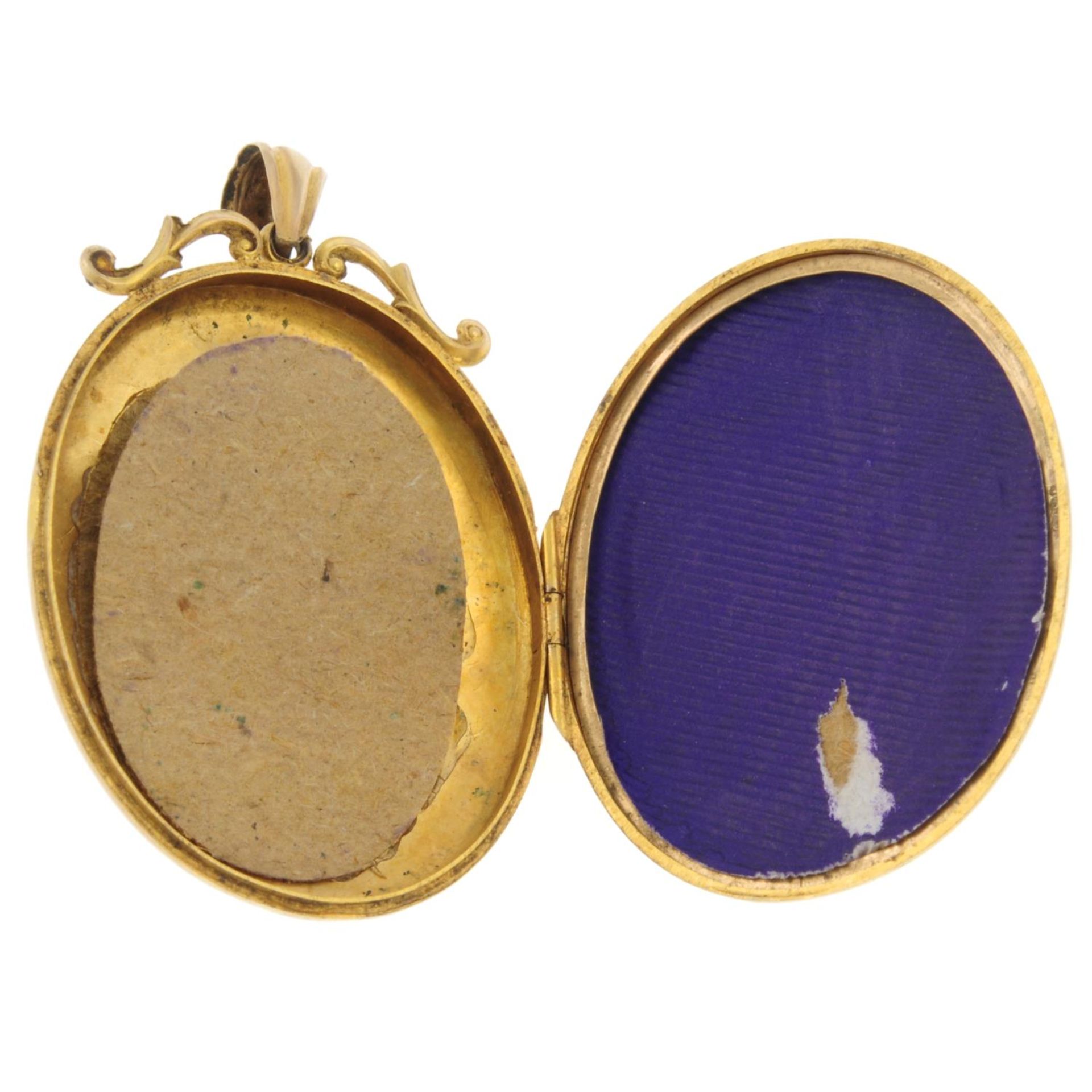 A 9ct gold engraved locket.Hallmarks for Birmingham, 1988.Length 4.4cms. - Image 3 of 3