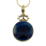 A 9ct gold agate pendant, with chain.