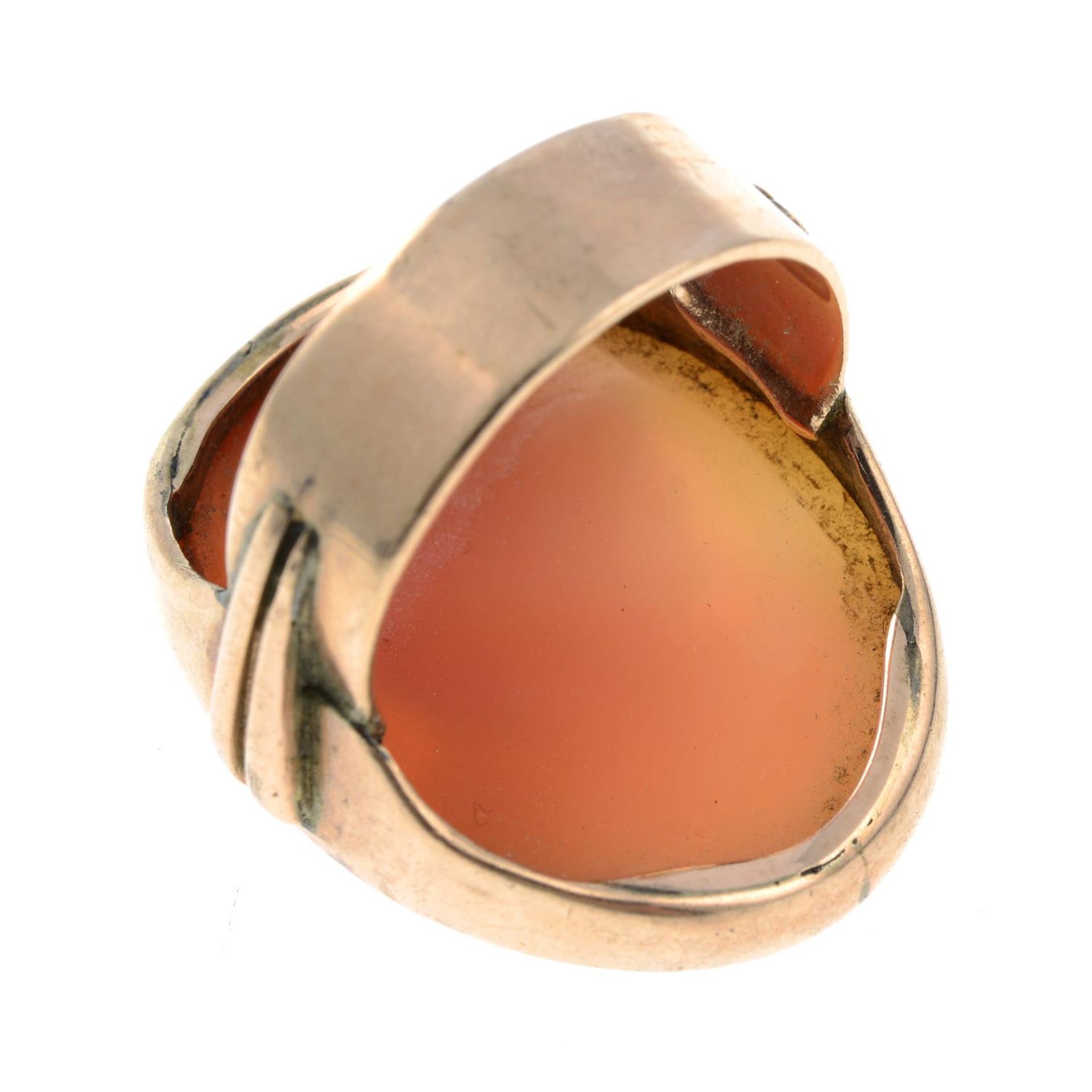 A shell cameo ring.Ring size Q. - Image 3 of 3