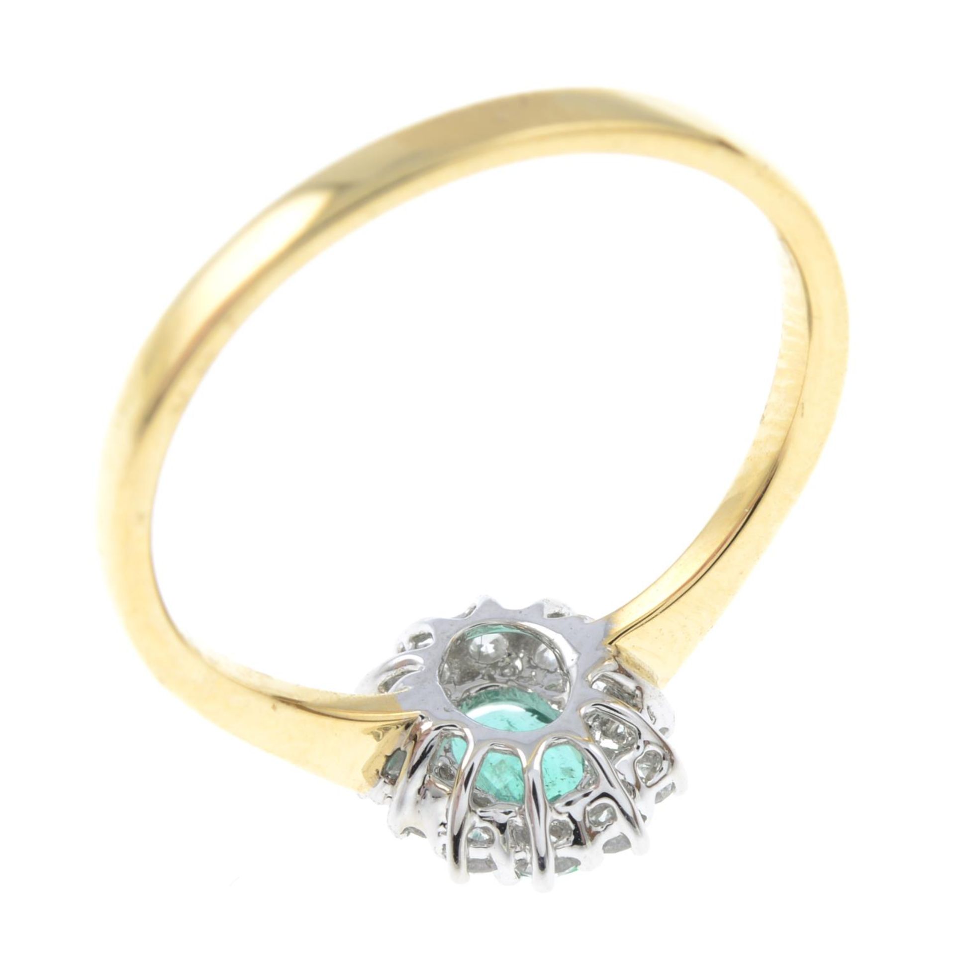 An 18ct gold emerald and diamond cluster ring.Emerald weight 0.40ct. - Bild 3 aus 3
