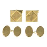 9ct gold pair of square cufflinks,