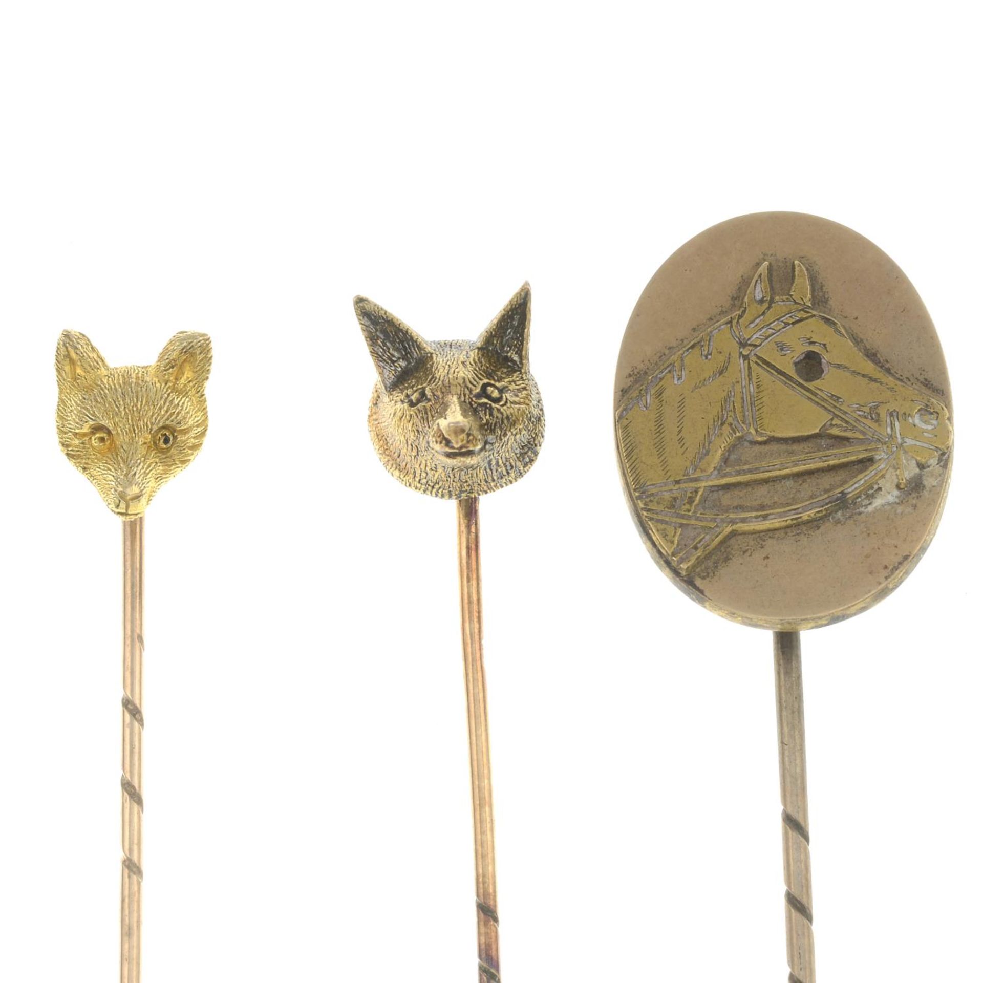 Fox head stickpin, length of stickpin head 1.1cms, 1.3gms.