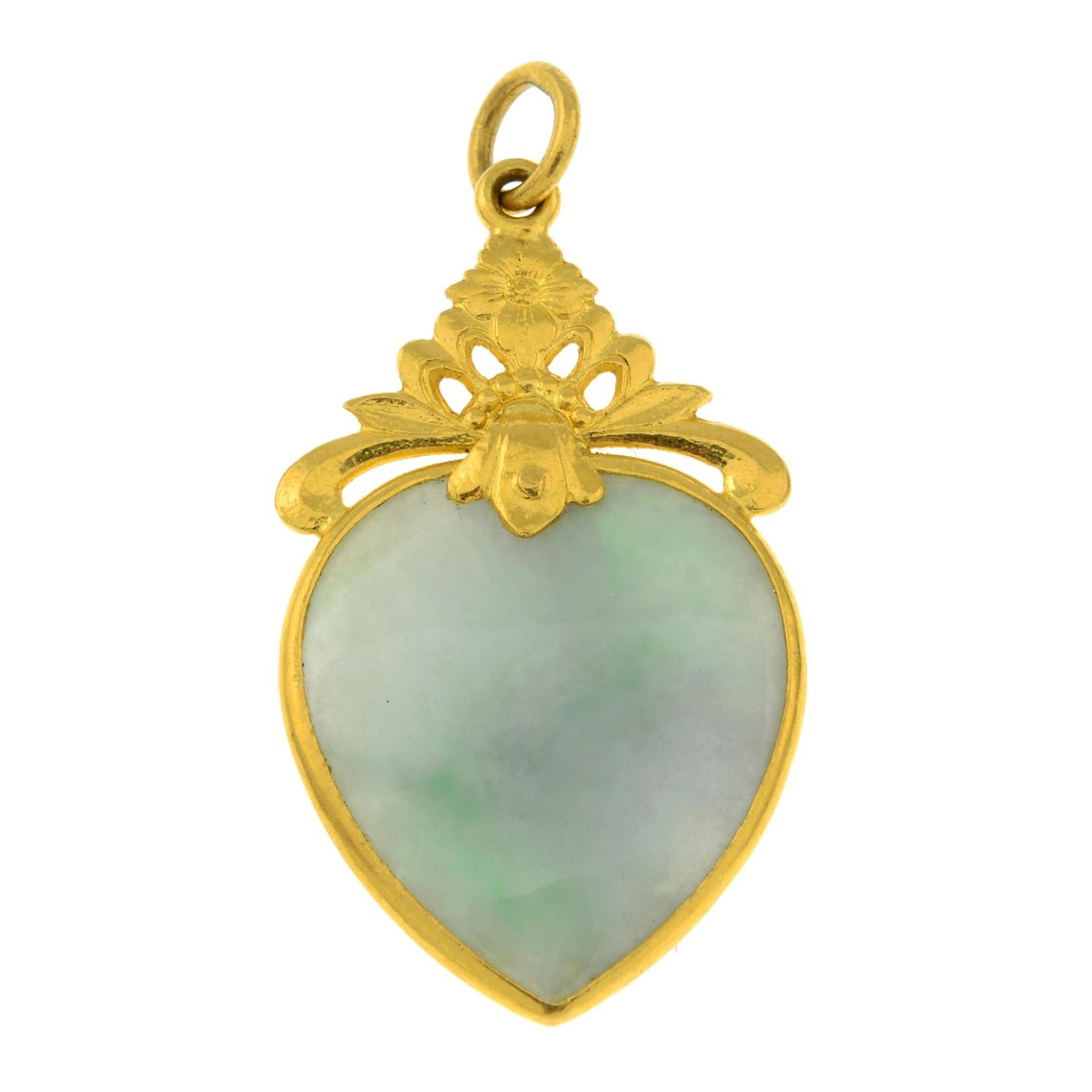 A jadeite heart pendant.Length 4.4cms. - Bild 2 aus 2