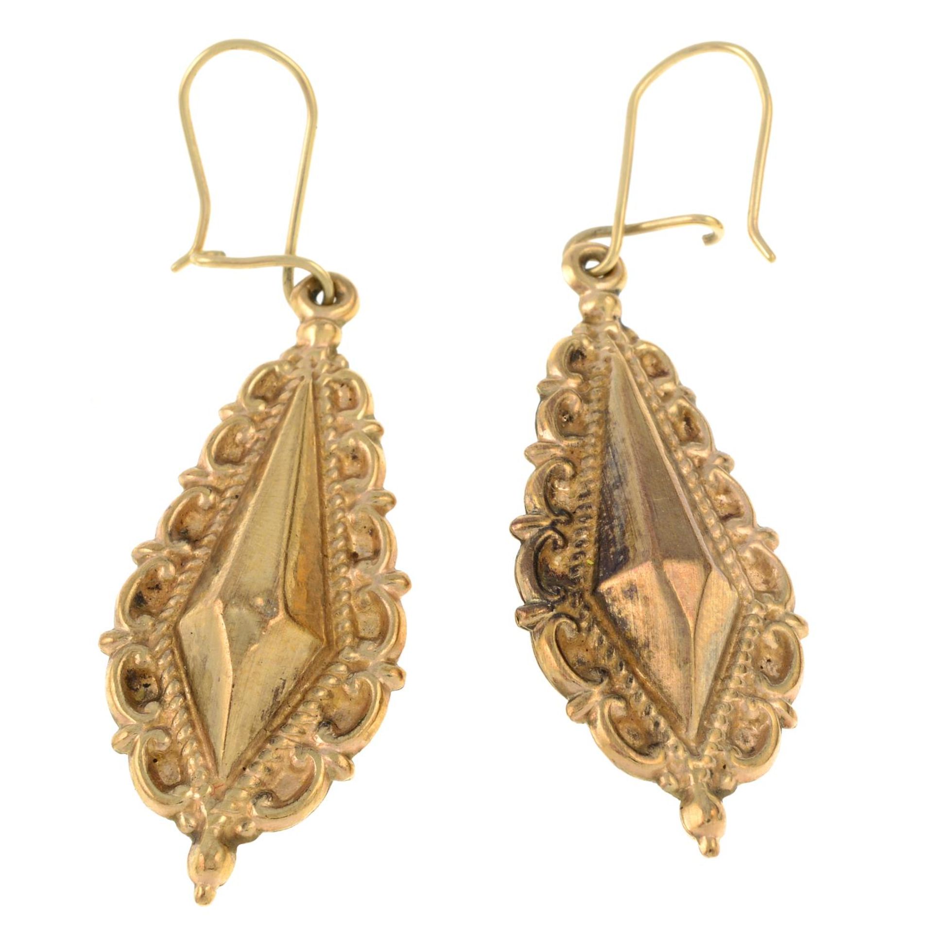 A pair of late 19th century gold drop earrings.Length 6cms. - Bild 2 aus 2