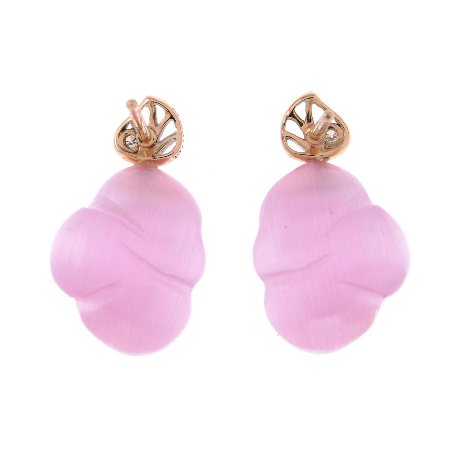 A pair of diamond and pink gem earrings.Total diamond weight 0.02ct, - Bild 2 aus 2