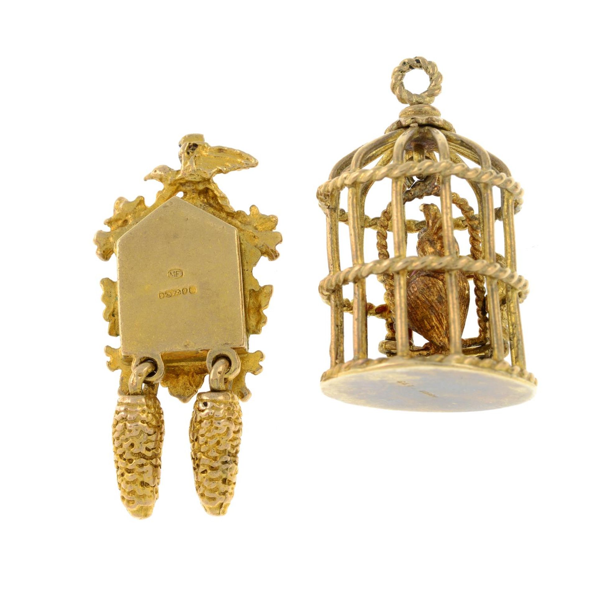 9ct gold cuckoo clock pendant, hallmarks for 9ct gold, length 3.8cms, 8.1gms. - Bild 3 aus 3