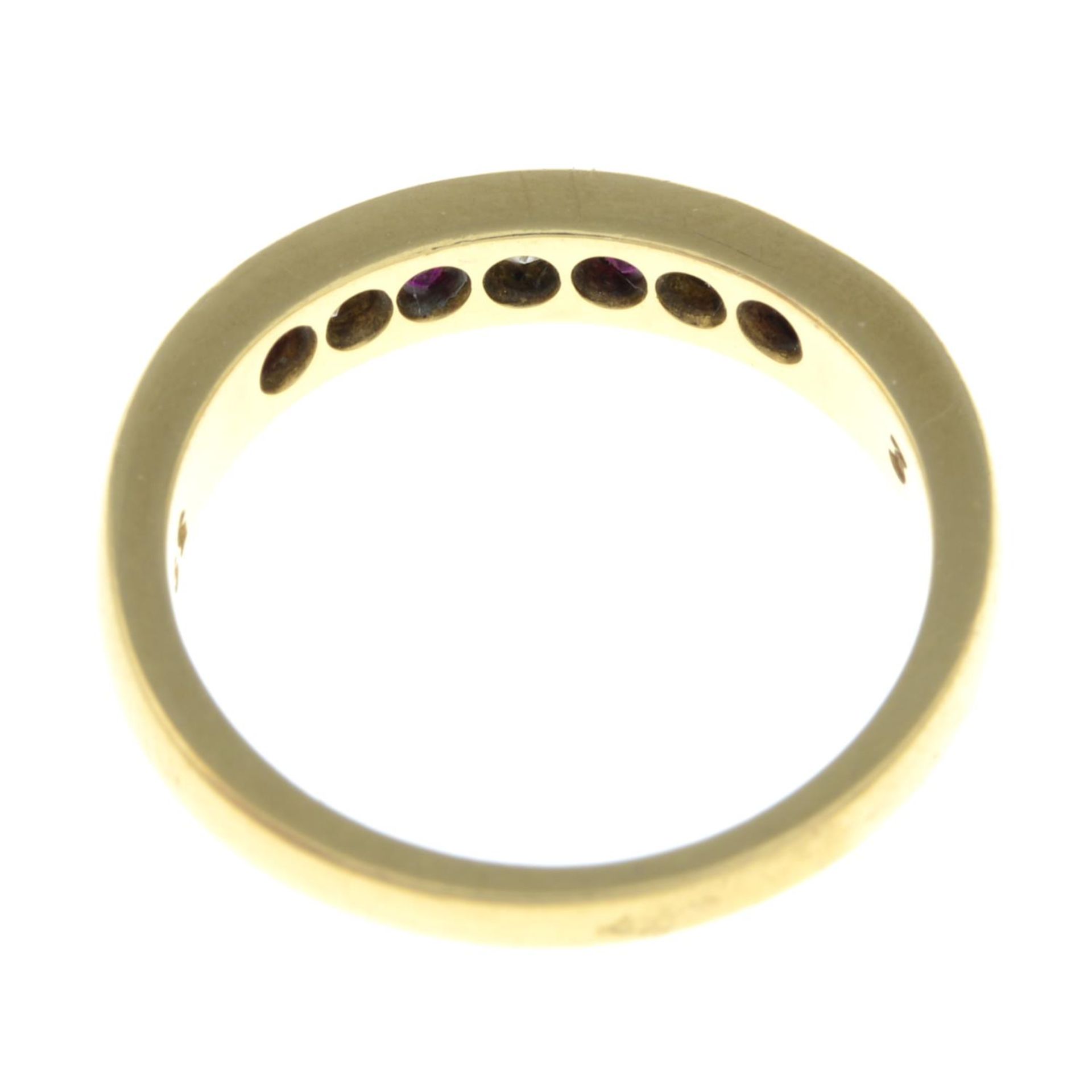 An 18ct gold ruby and brilliant-cut diamond half eternity ring.Estimated total diamond weight - Bild 3 aus 3