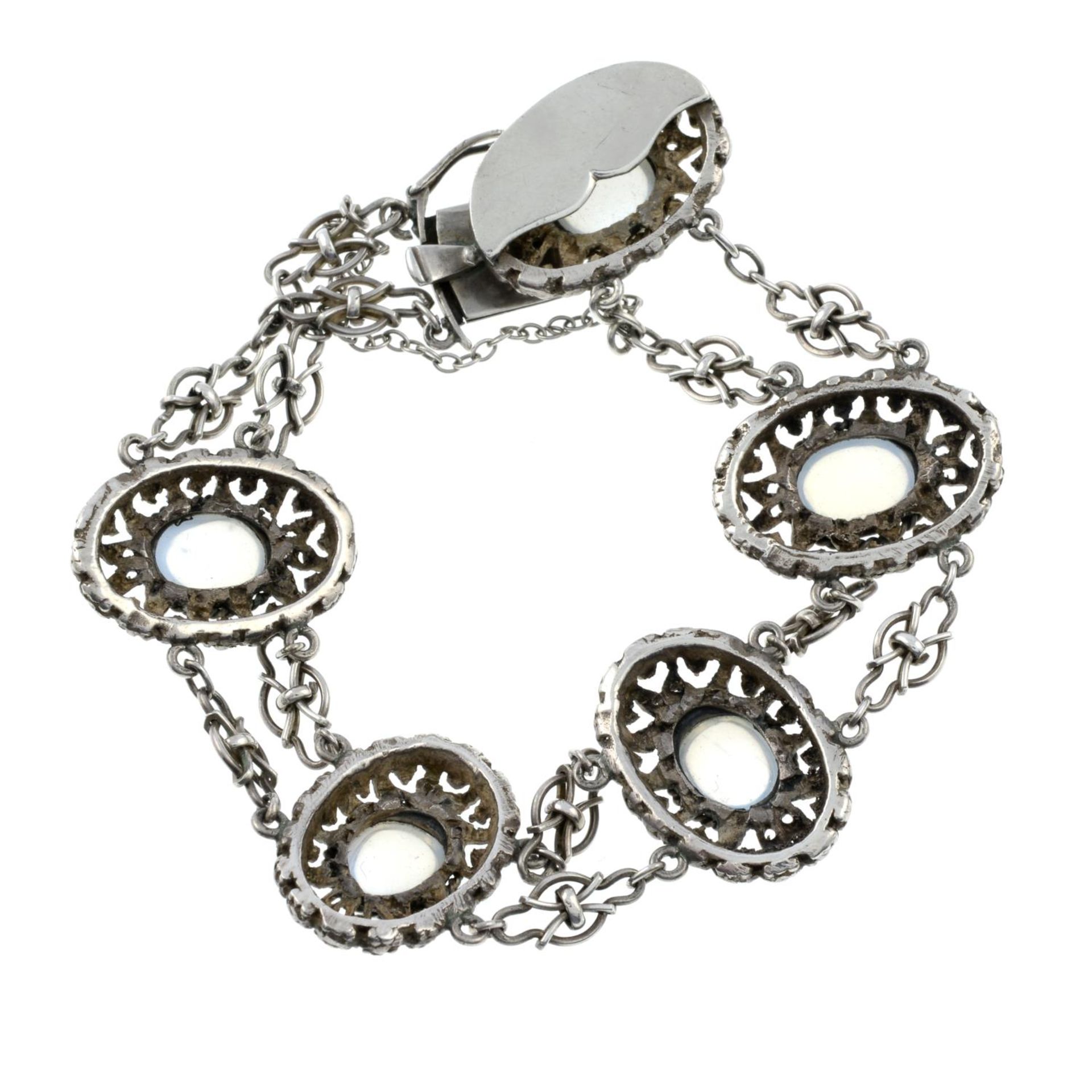 An Arts and Crafts silver moonstone bracelet, in the manner of Sybil Dunlop.Length 18.5cms. - Bild 2 aus 2