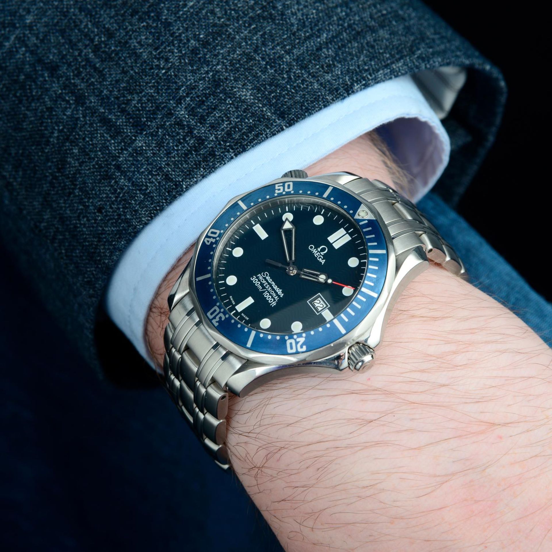 OMEGA - a Seamaster Professional 300M bracelet watch. - Bild 3 aus 5