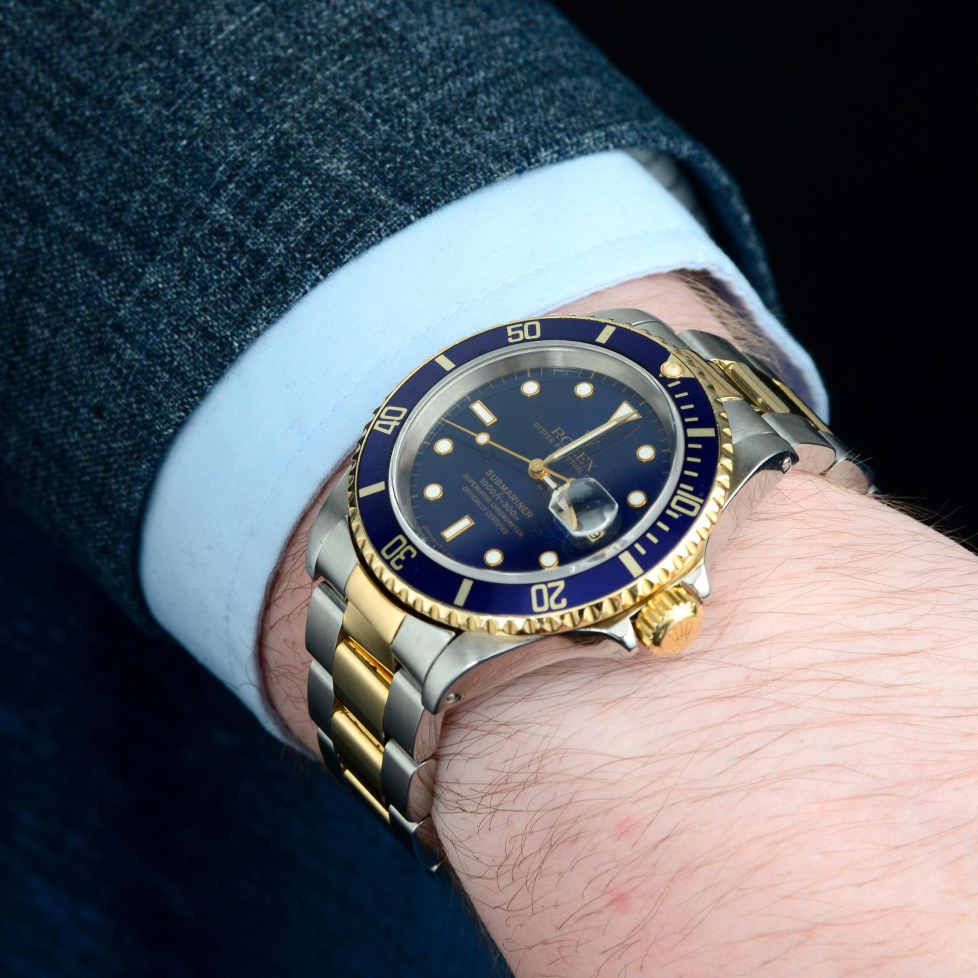 ROLEX - an Oyster Perpetual Date Submariner bracelet watch. - Bild 3 aus 5