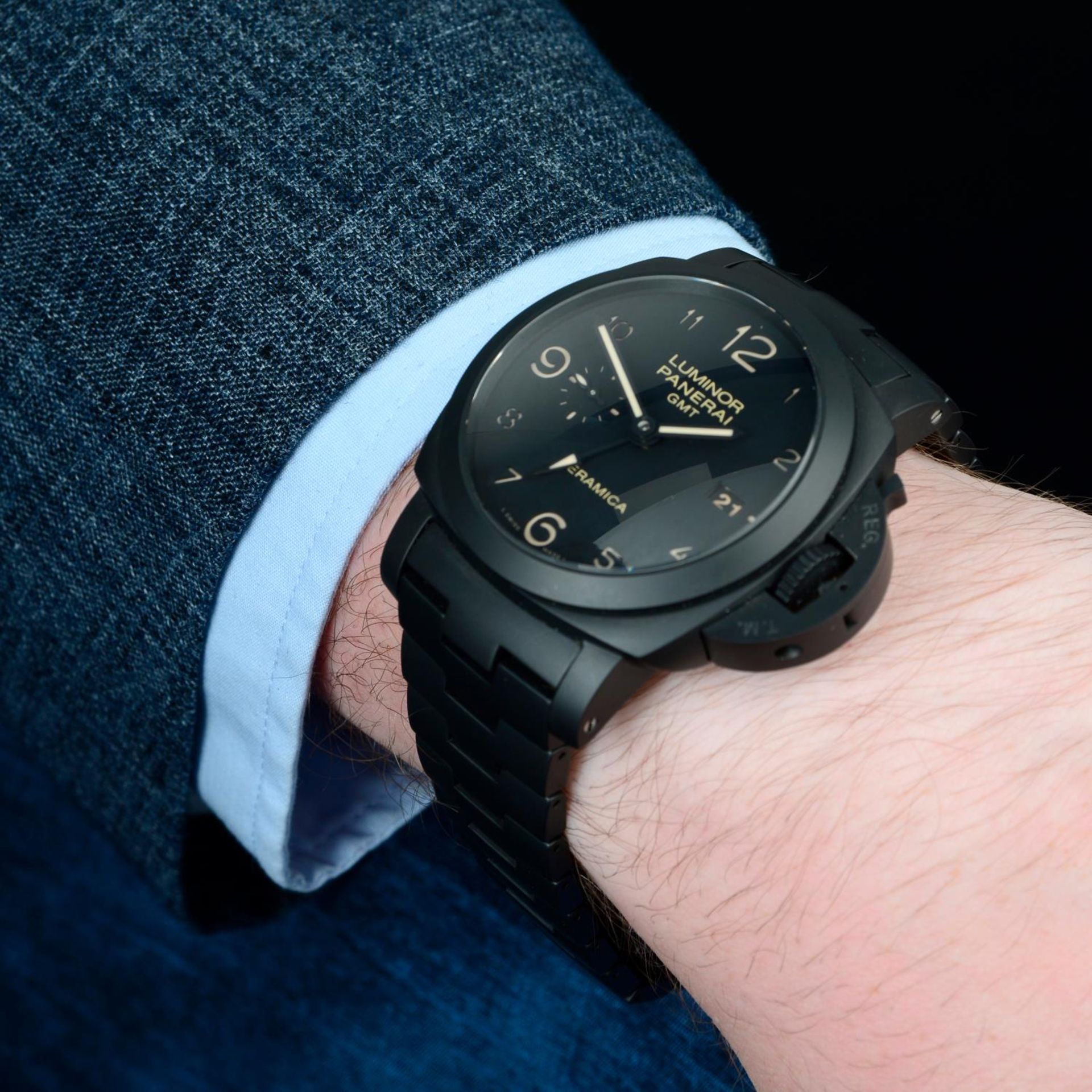 PANERAI - a Luminor GMT Ceramica bracelet watch. - Bild 3 aus 5