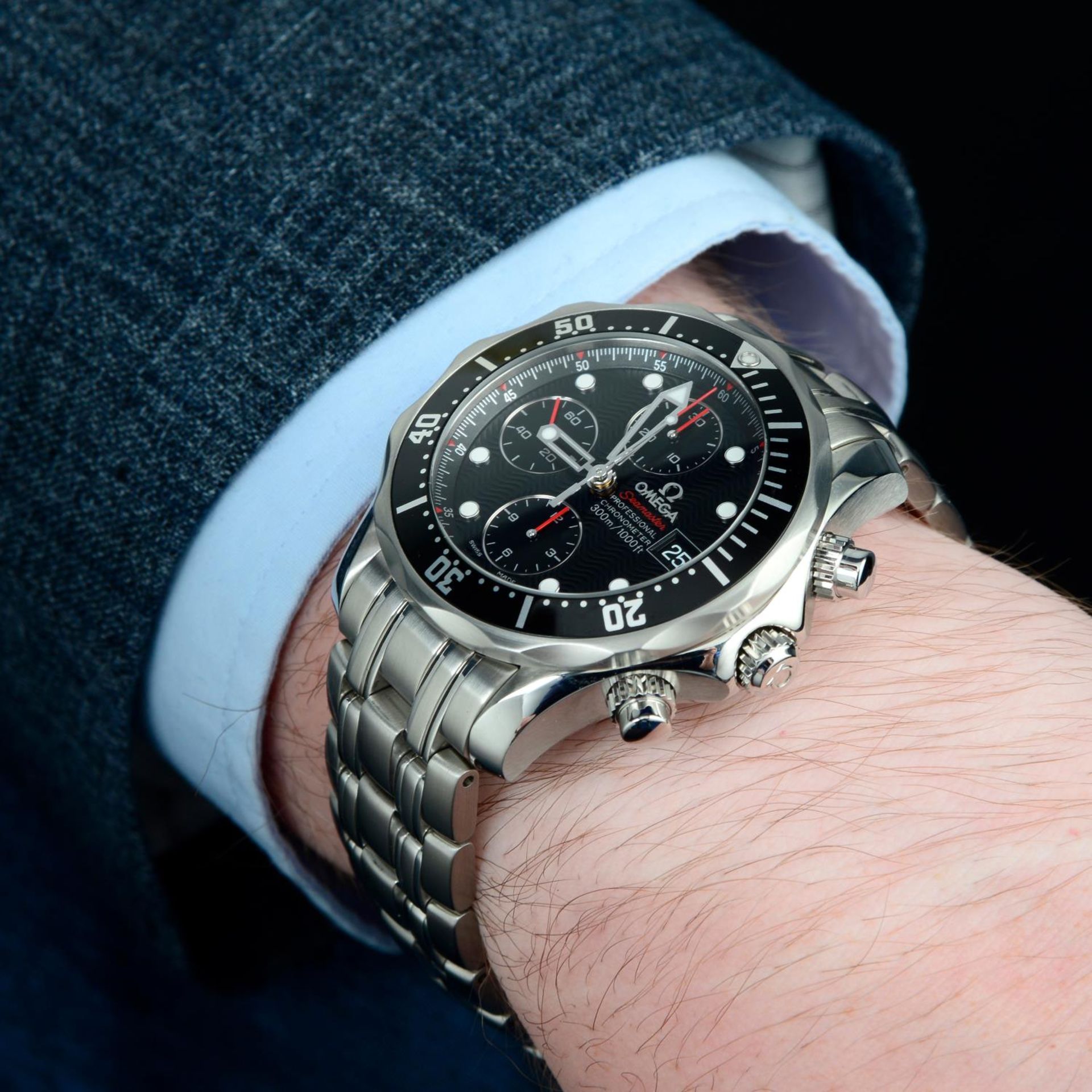 OMEGA - a Seamaster Professional 300M chronograph bracelet watch. - Bild 3 aus 5