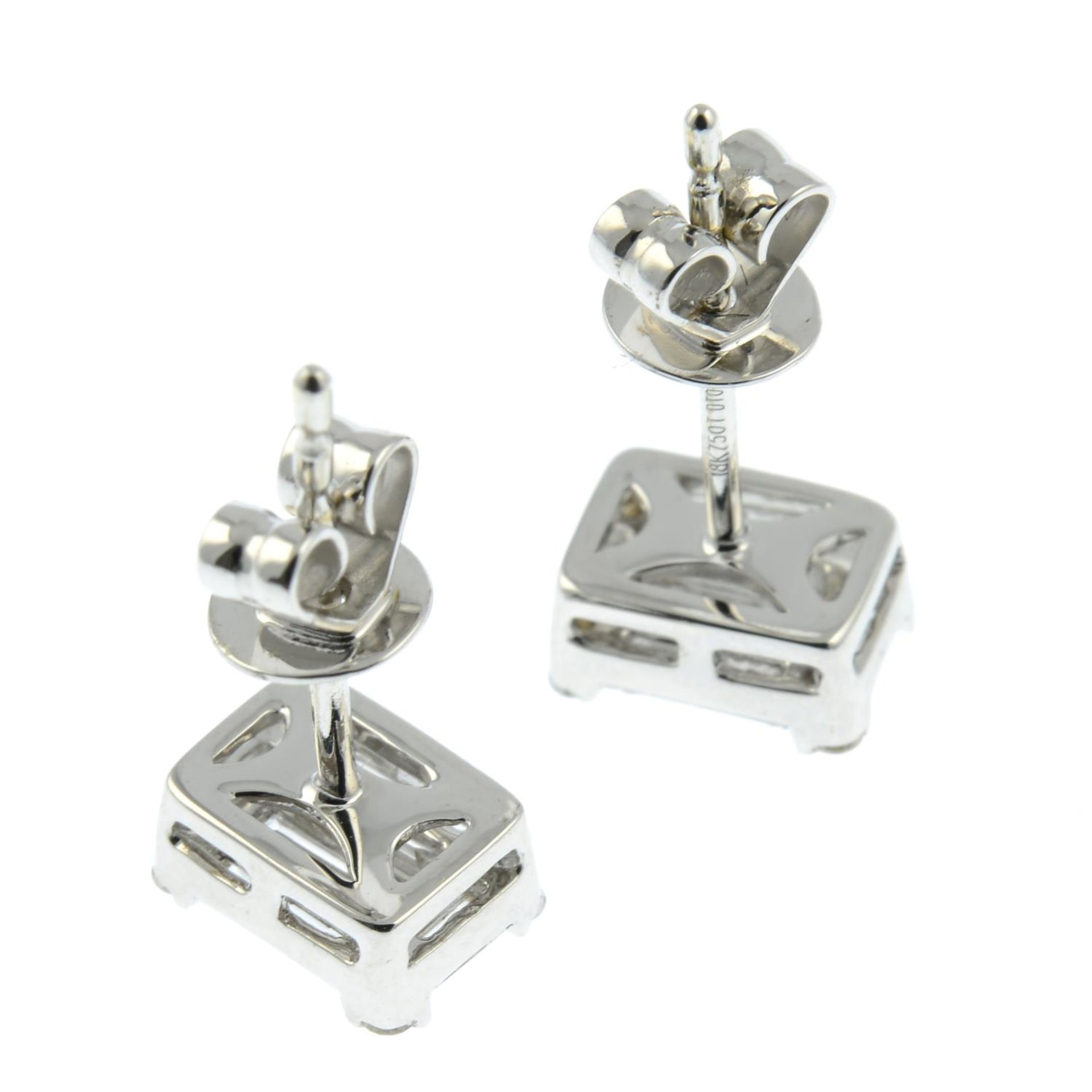 A pair of vari-cut diamond cluster earrings.Total diamond weight 0.54ct. - Bild 2 aus 2