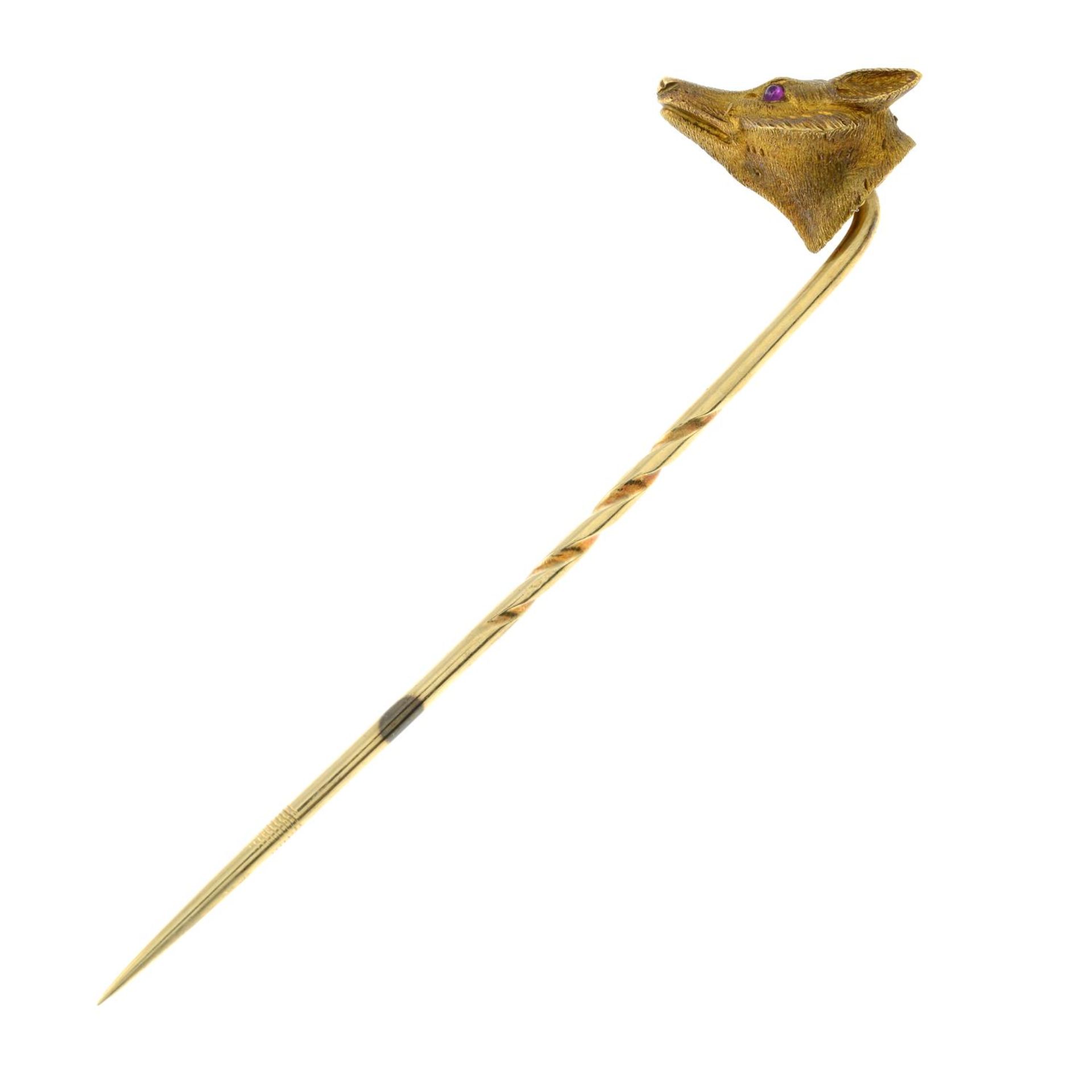 A late 19th century gold fox mask stick pin, with ruby eye detail.Length of stick pin head 0.9cm. - Bild 3 aus 4