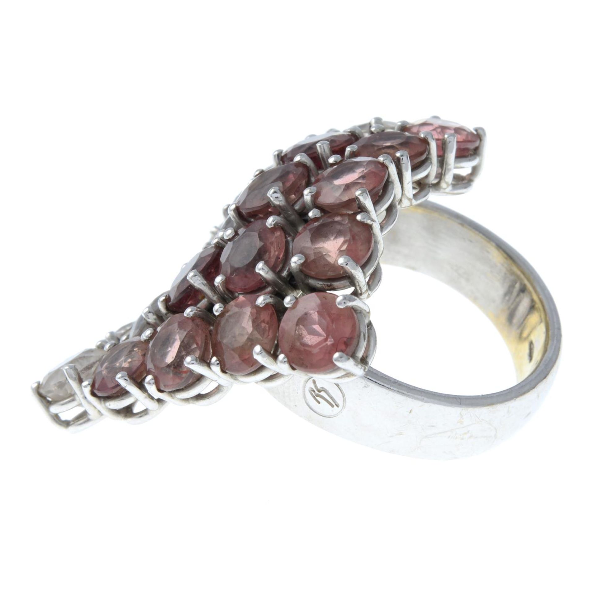 A pink tourmaline and morganite cluster ring, by Gavello. - Bild 4 aus 4