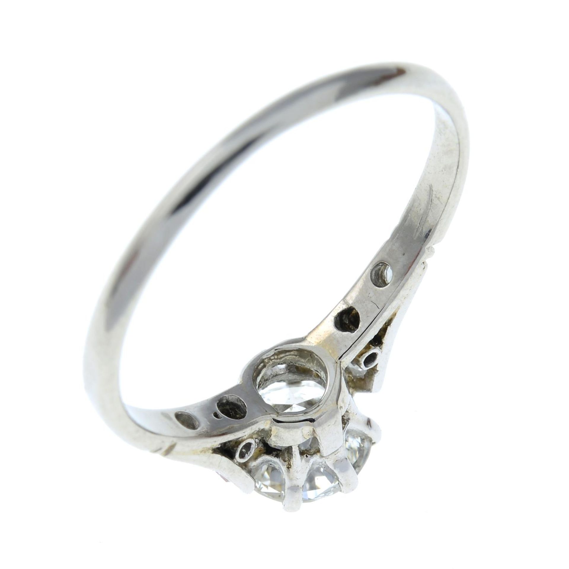 A platinum old-cut diamond single-stone ring.Principal diamond estimated weight 0.75ct, - Bild 3 aus 3