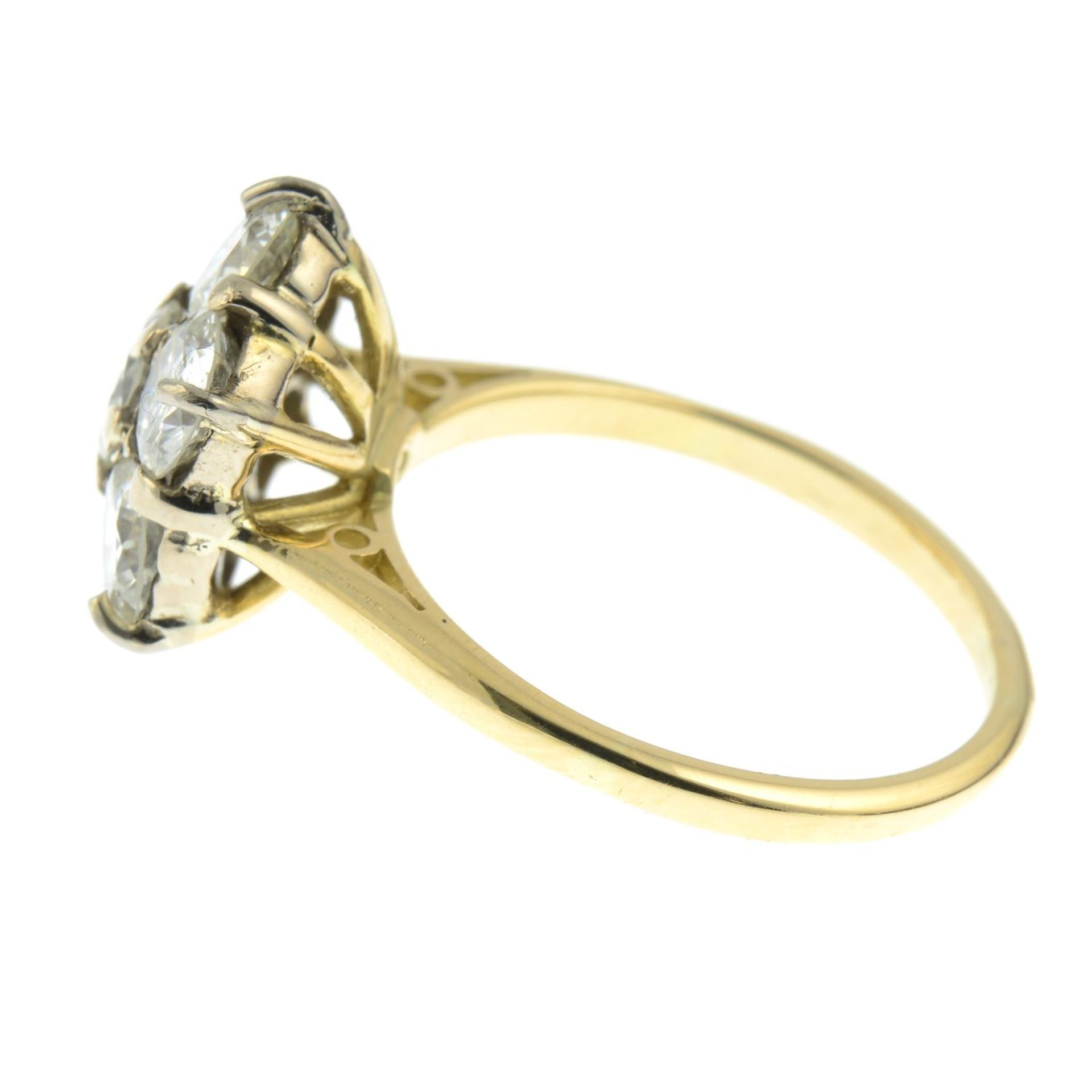 A brilliant-cut diamond cluster ring.Estimated total diamond weight 2cts, - Bild 2 aus 4