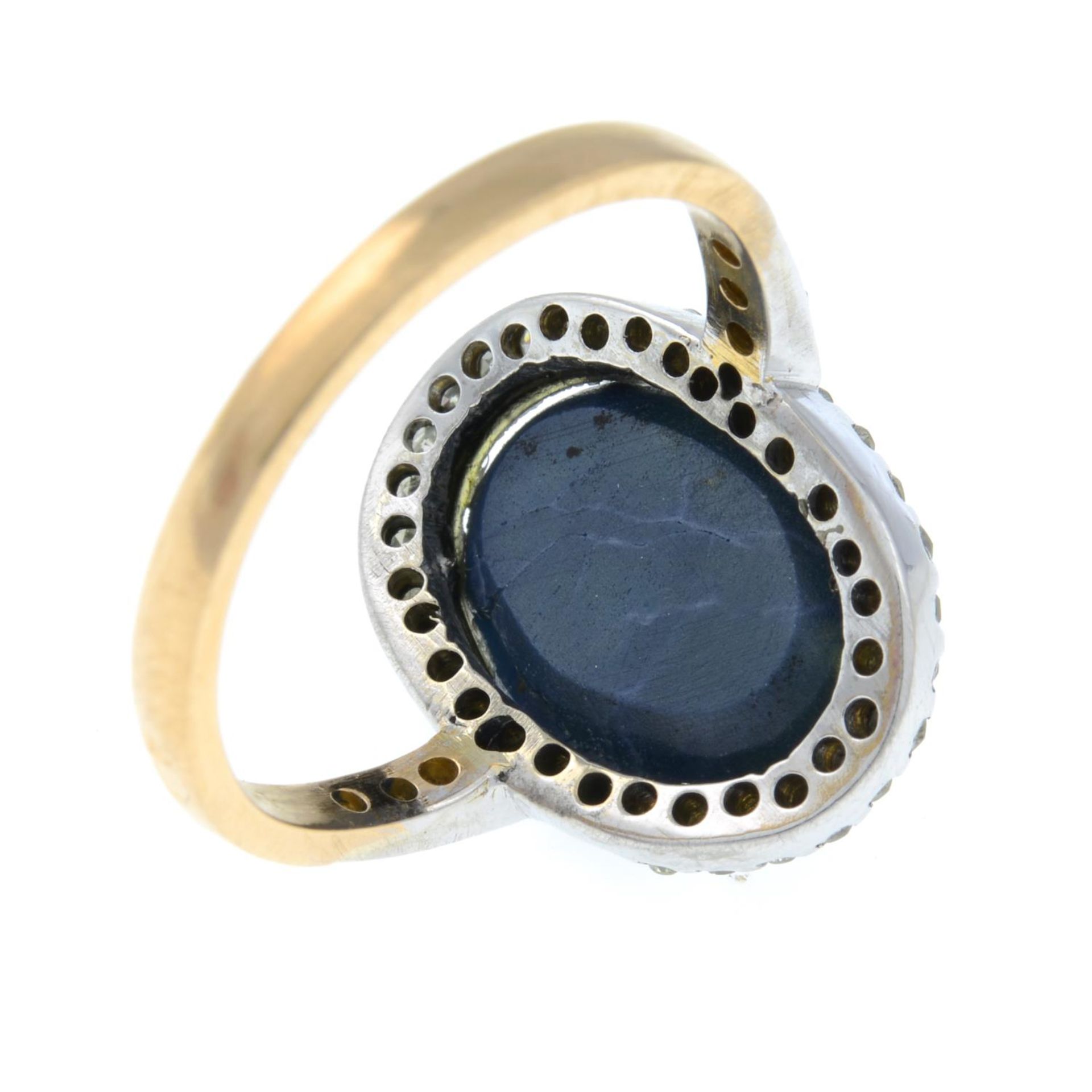 A star sapphire cabochon and single-cut diamond cluster ring.Star sapphire weight 7.52cts.Estimated - Bild 3 aus 3