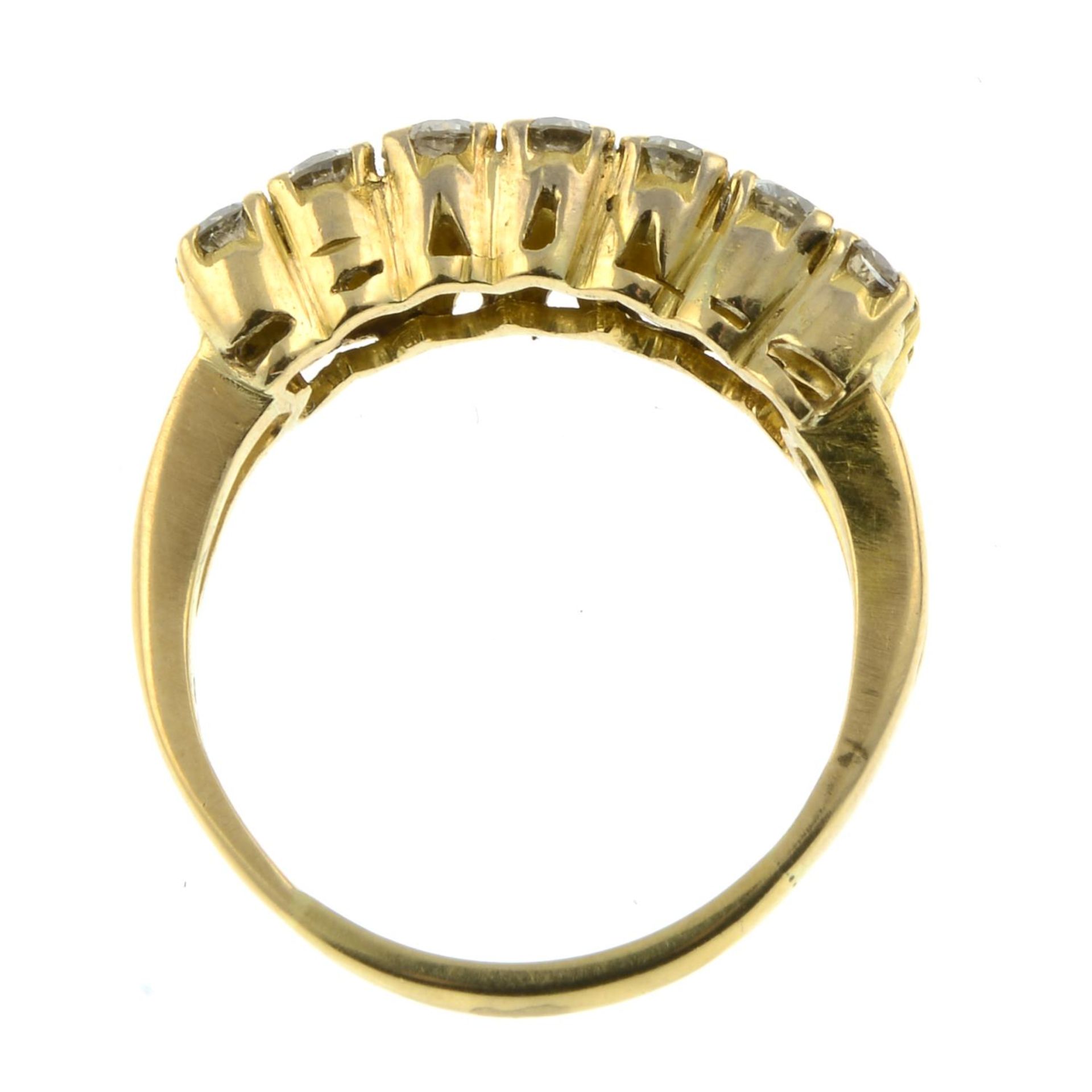 An 18ct gold brilliant-cut diamond two-row ring.Estimated total diamond weight 1.40cts, - Bild 4 aus 4