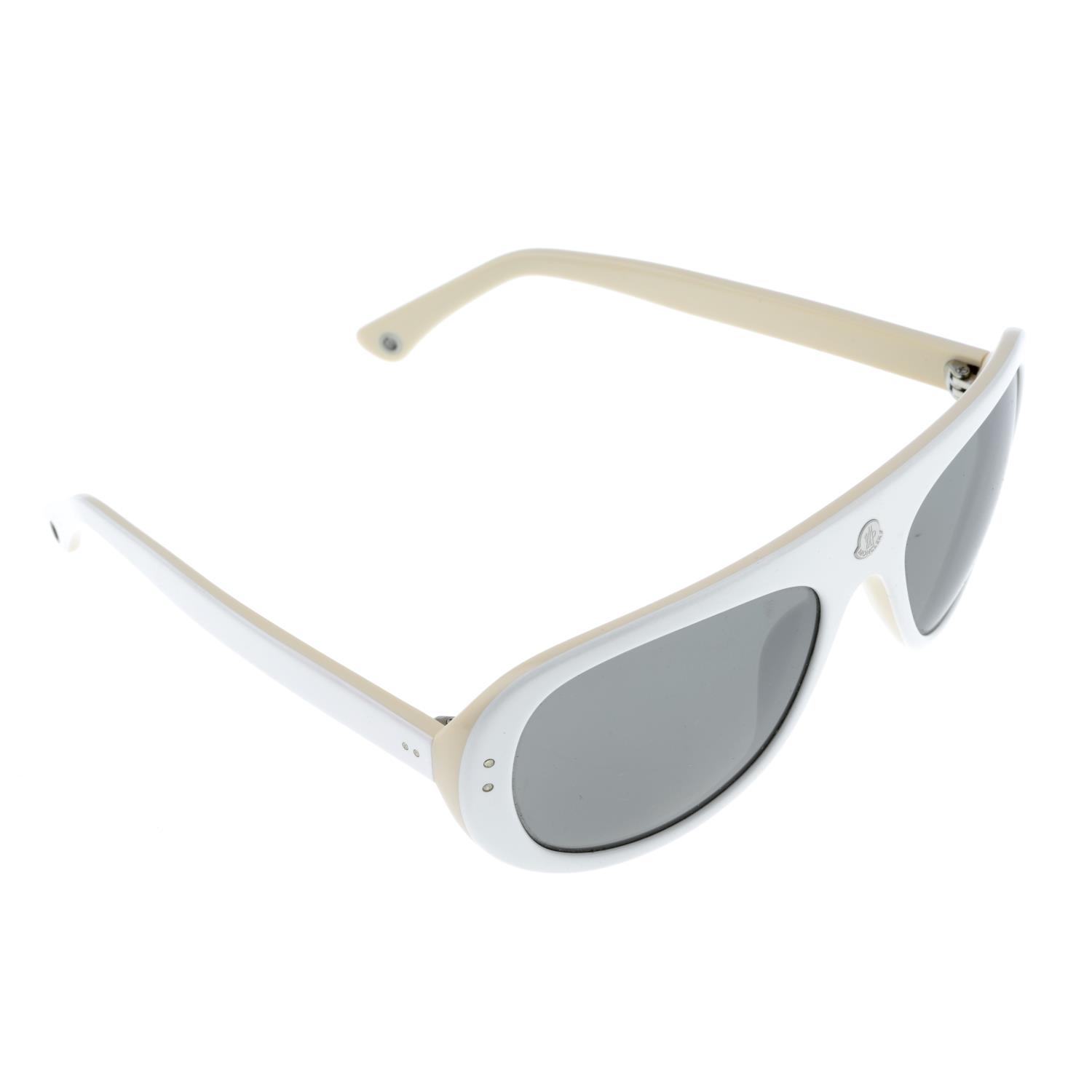 MONCLER - a pair of white sunglasses. - Image 3 of 4